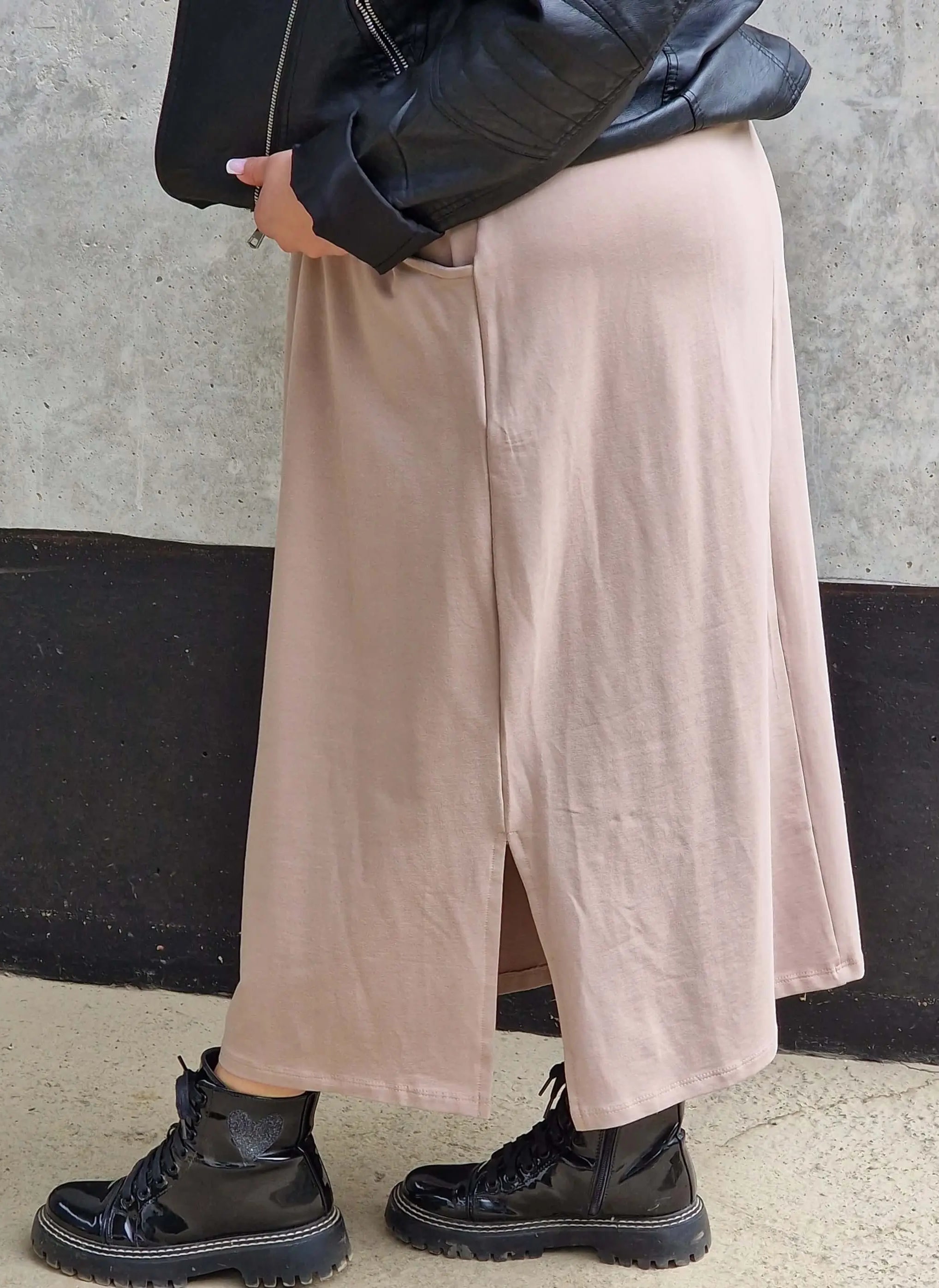 Spódnica midi plus size z kieszeniami – stylowa, wygodna i kobieca Stylowa XL