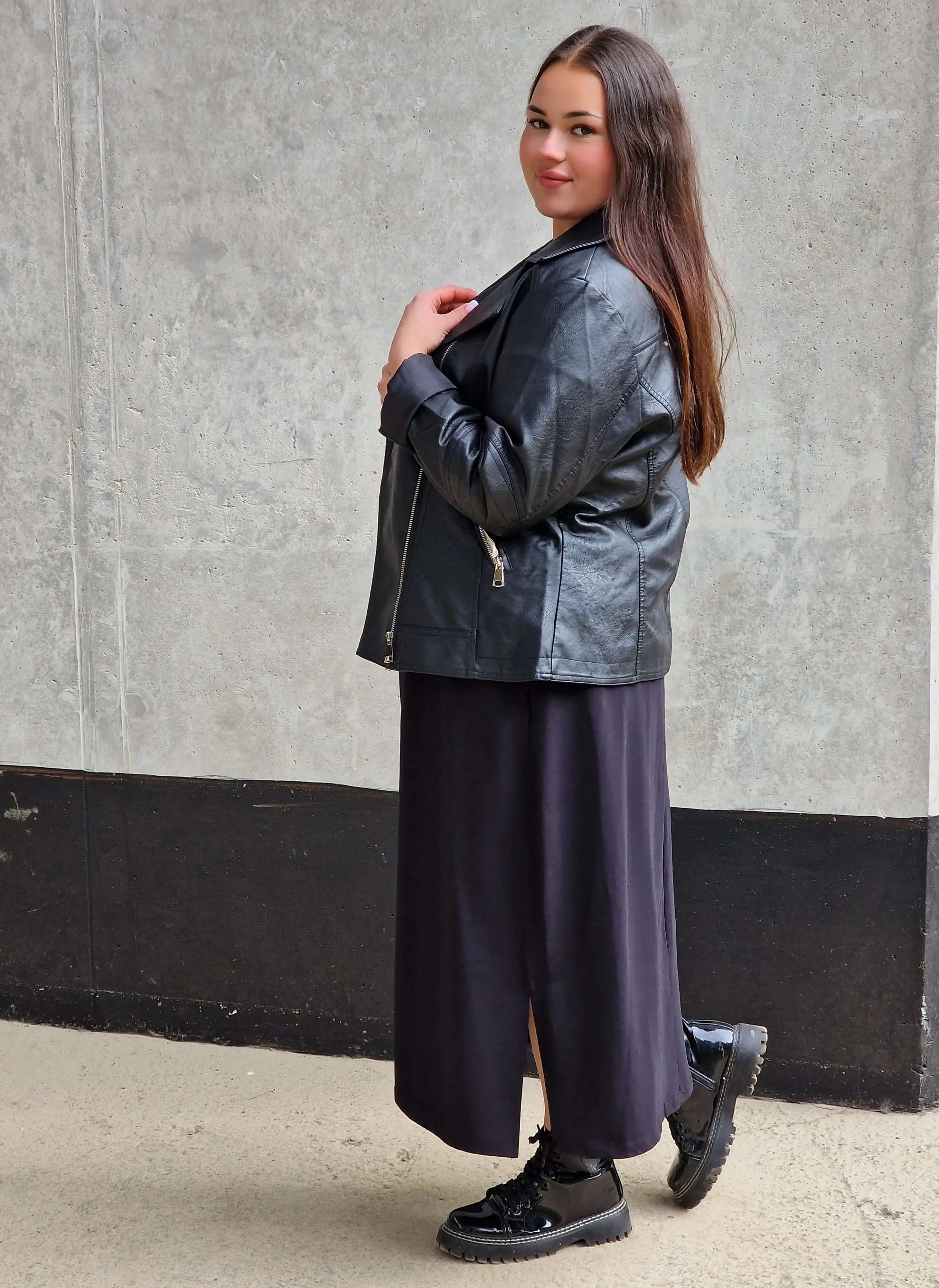 Spódnica midi plus size z kieszeniami – stylowa, wygodna i kobieca Stylowa XL