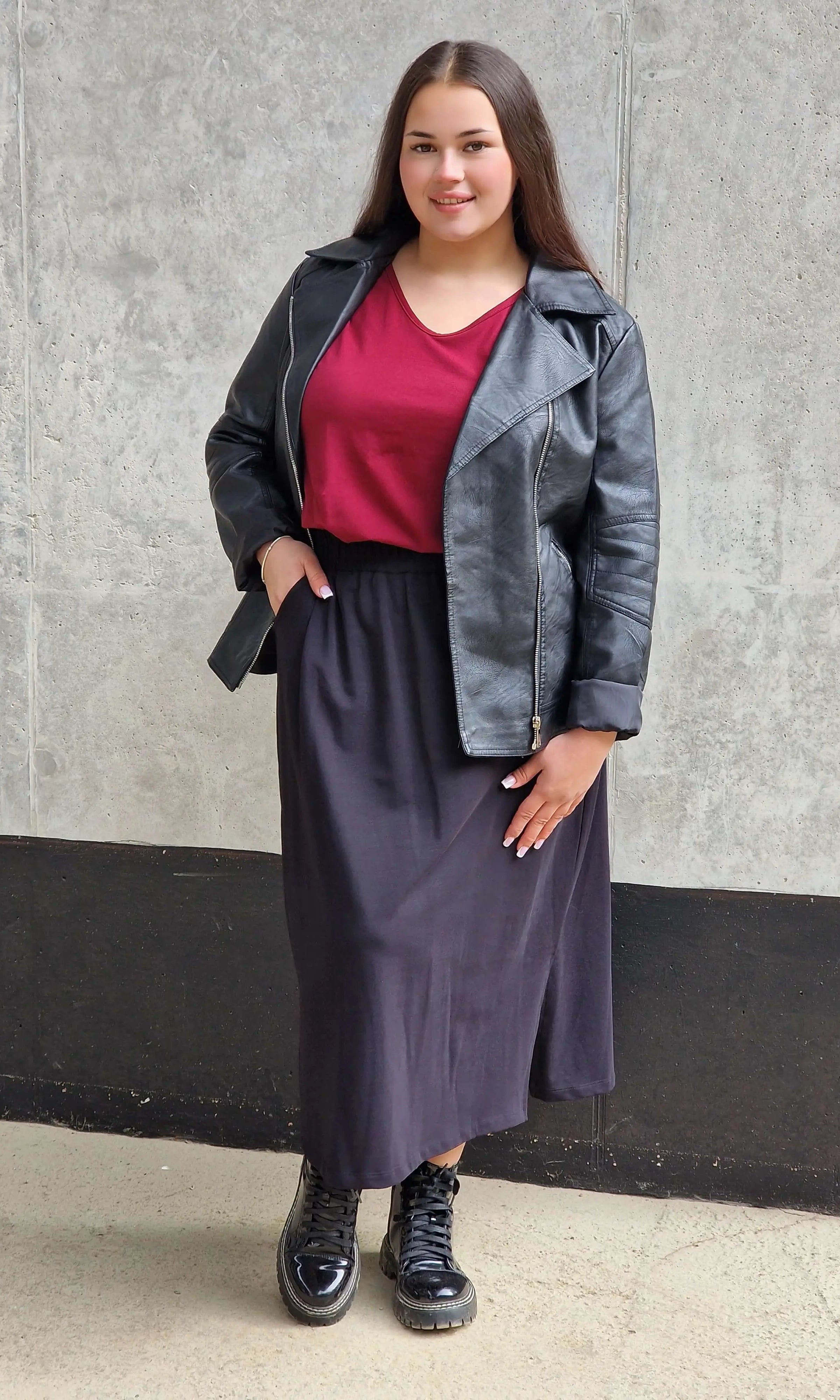 Spódnica midi plus size z kieszeniami – stylowa, wygodna i kobieca Stylowa XL