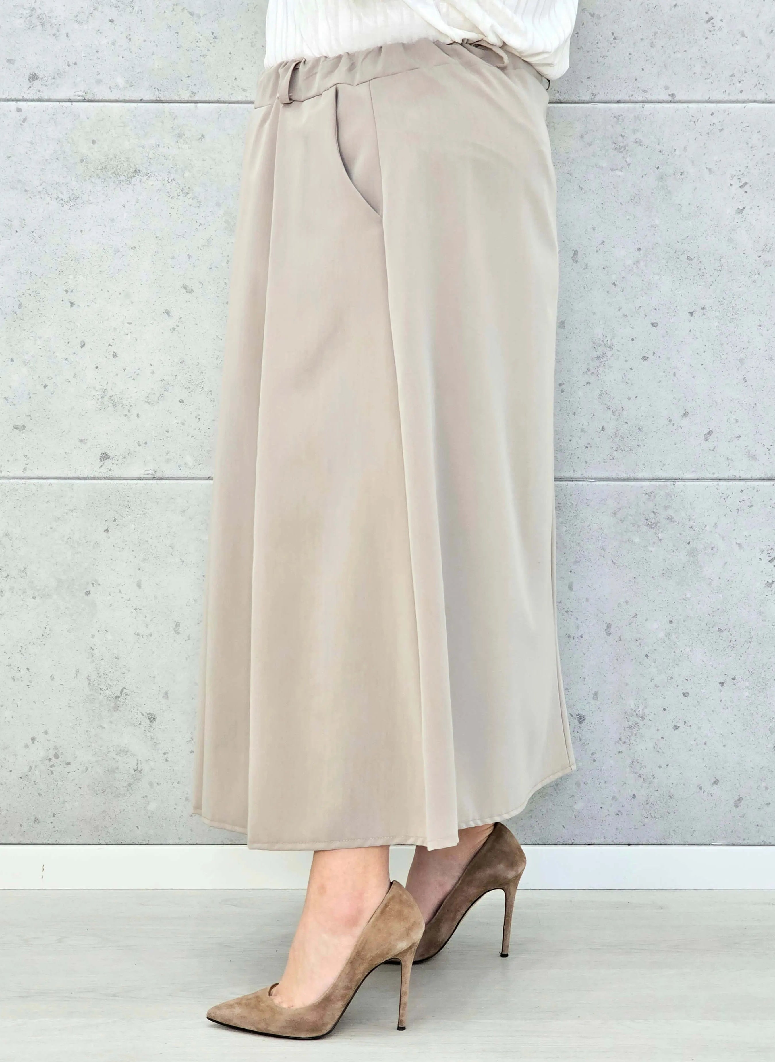 Spódnica plisowana midi StylowaXL – klasyczna elegancja w nowoczesnym wydaniu Stylowa XL