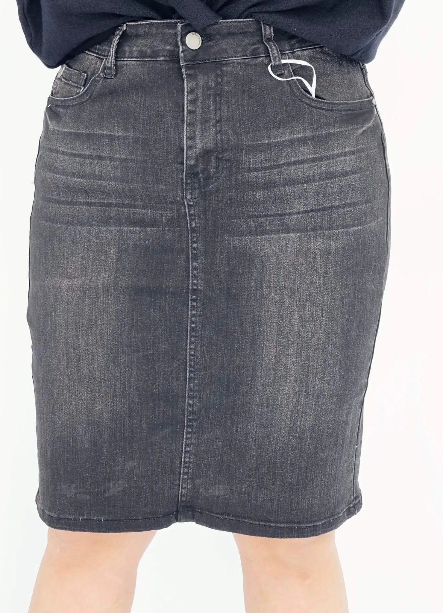 Spódnica w kolorze ciemnego jeansu - rozmiar 40 Stylowa XL