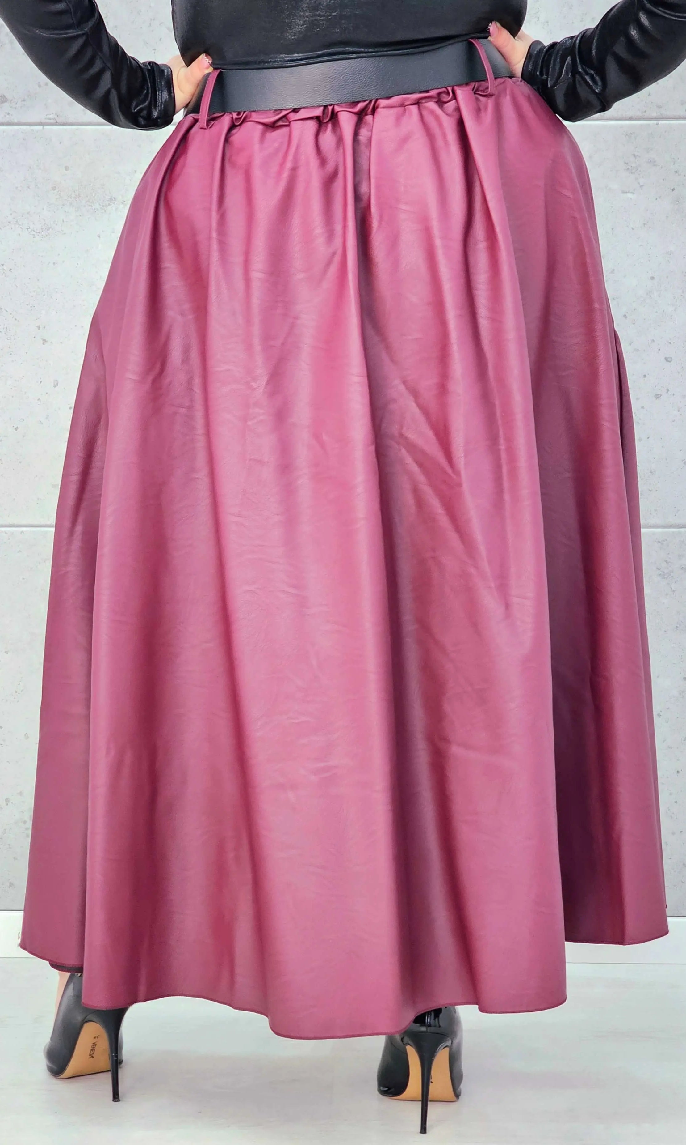 Spódnica z Ekoskóry Plus Size StylowaXL – Elegancja i Wygoda dla Kobiet XXL Stylowa XL