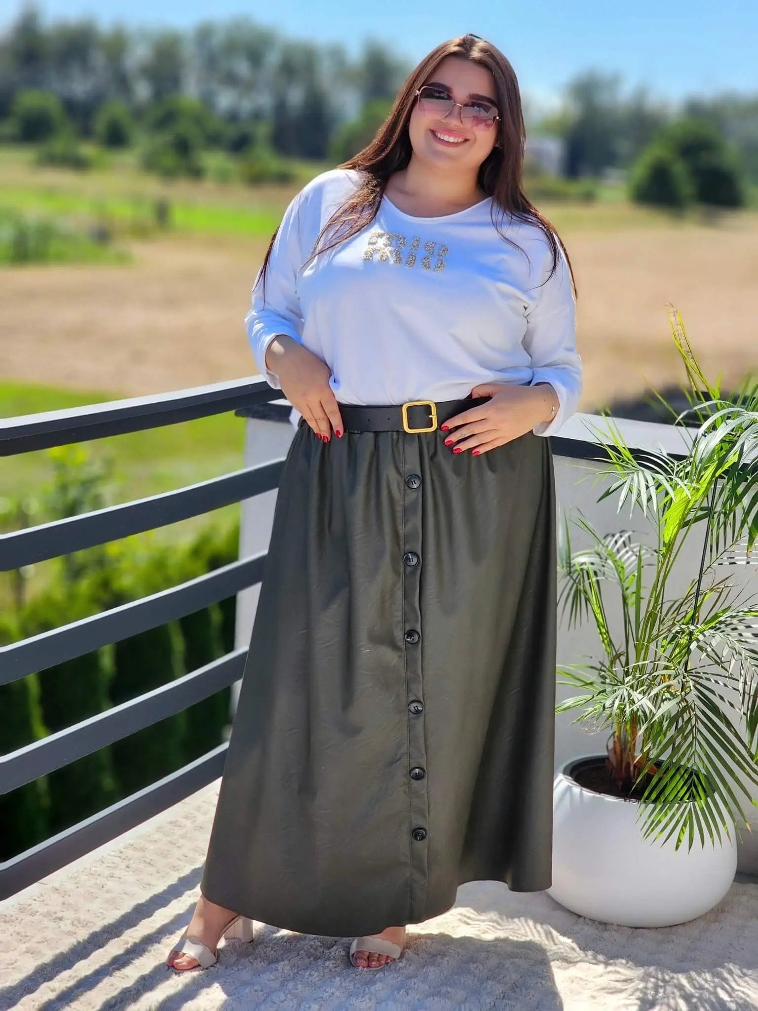 Spódnica z ekoskóry plus size z guzikami Stylowa XL