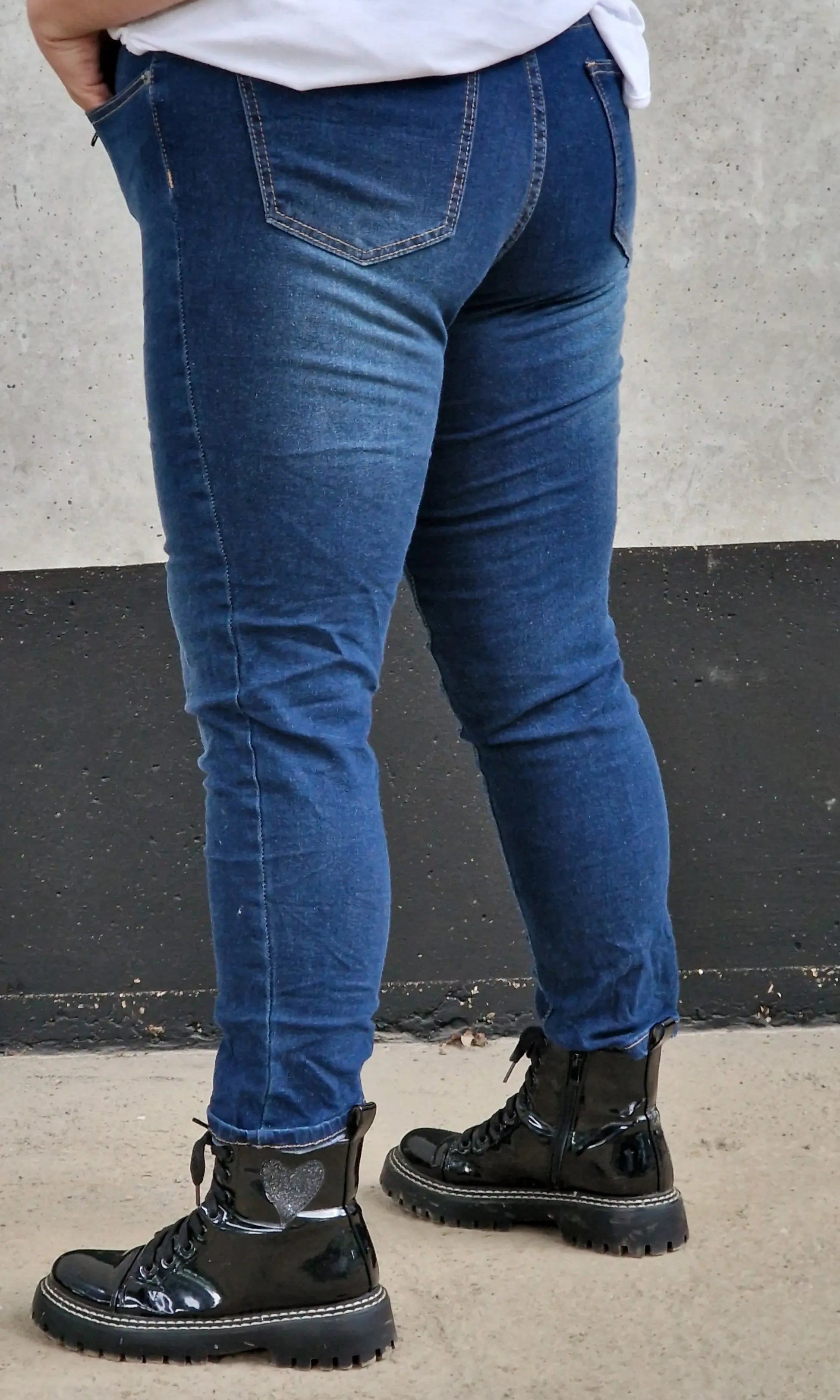 Spodnie Jeansy slim fit w klasycznym odcieniu denimu Stylowa XL