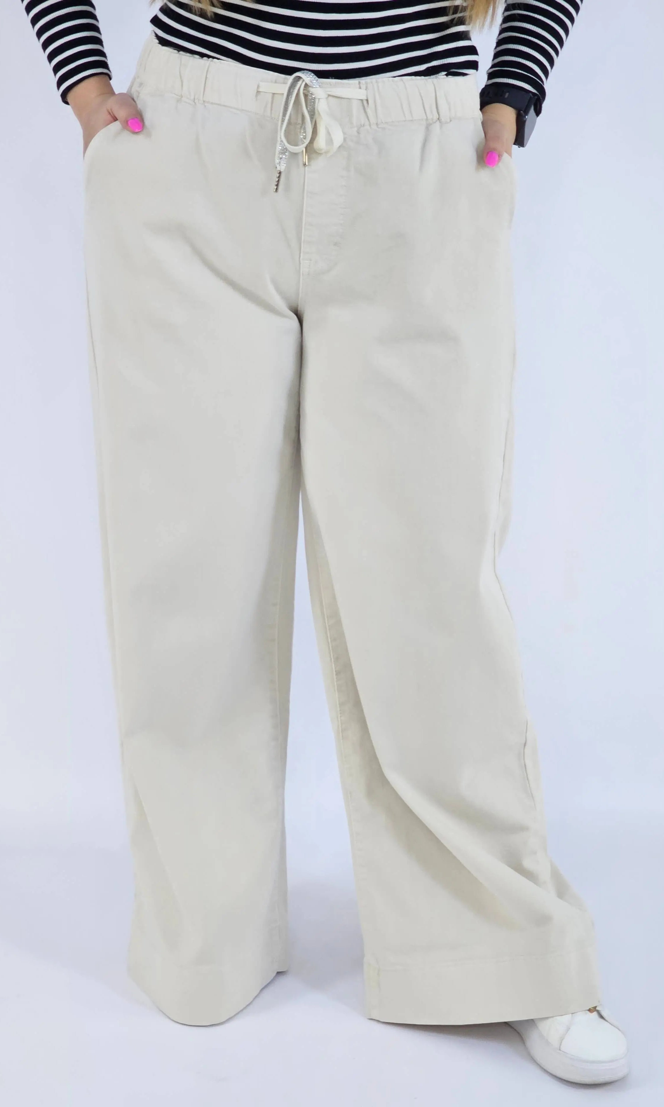 Spodnie Plus Size Beżowe z Gumką w Pasie – Wygodne i Stylowe XXL Stylowa XL