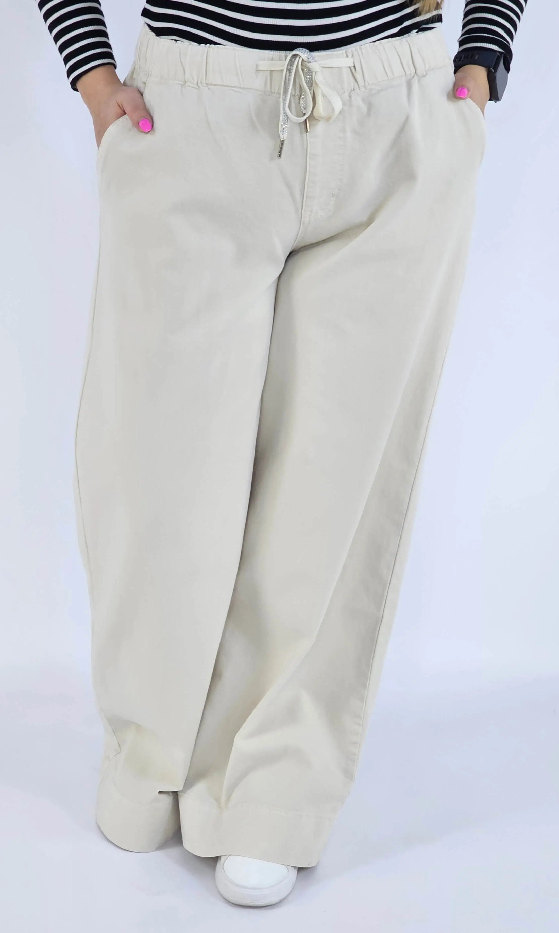 Spodnie Plus Size Beżowe z Gumką w Pasie – Wygodne i Stylowe XXL Stylowa XL