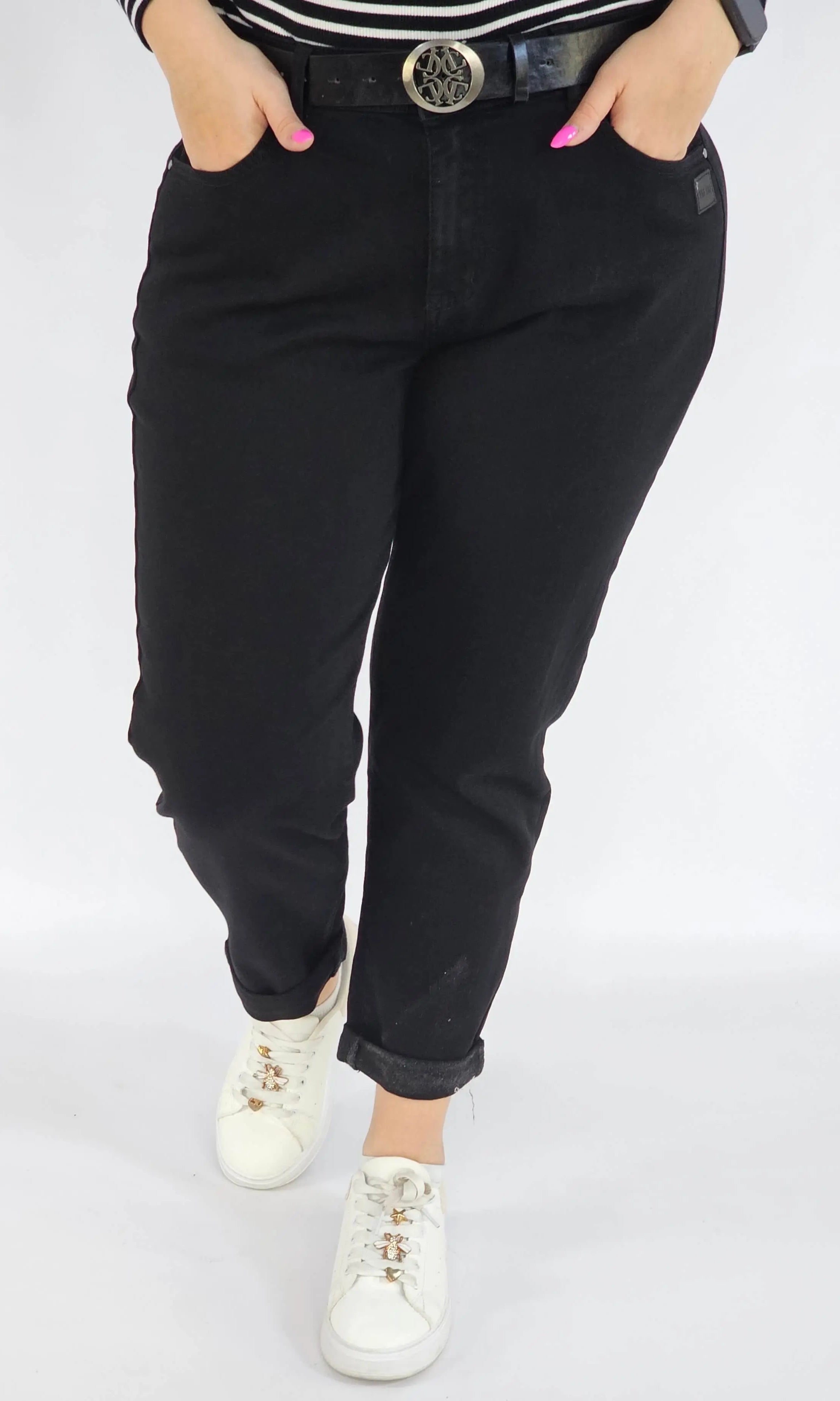 Spodnie Plus Size Czarne Jeansy z Paskiem – Klasyczne i Wyszczuplające XXL Stylowa XL