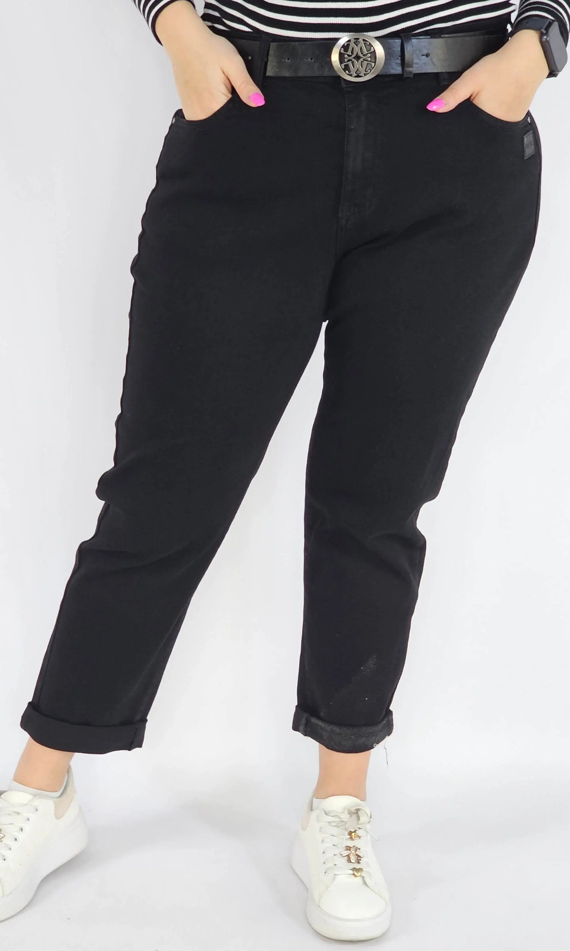 Spodnie Plus Size Czarne Jeansy z Paskiem – Klasyczne i Wyszczuplające XXL Stylowa XL