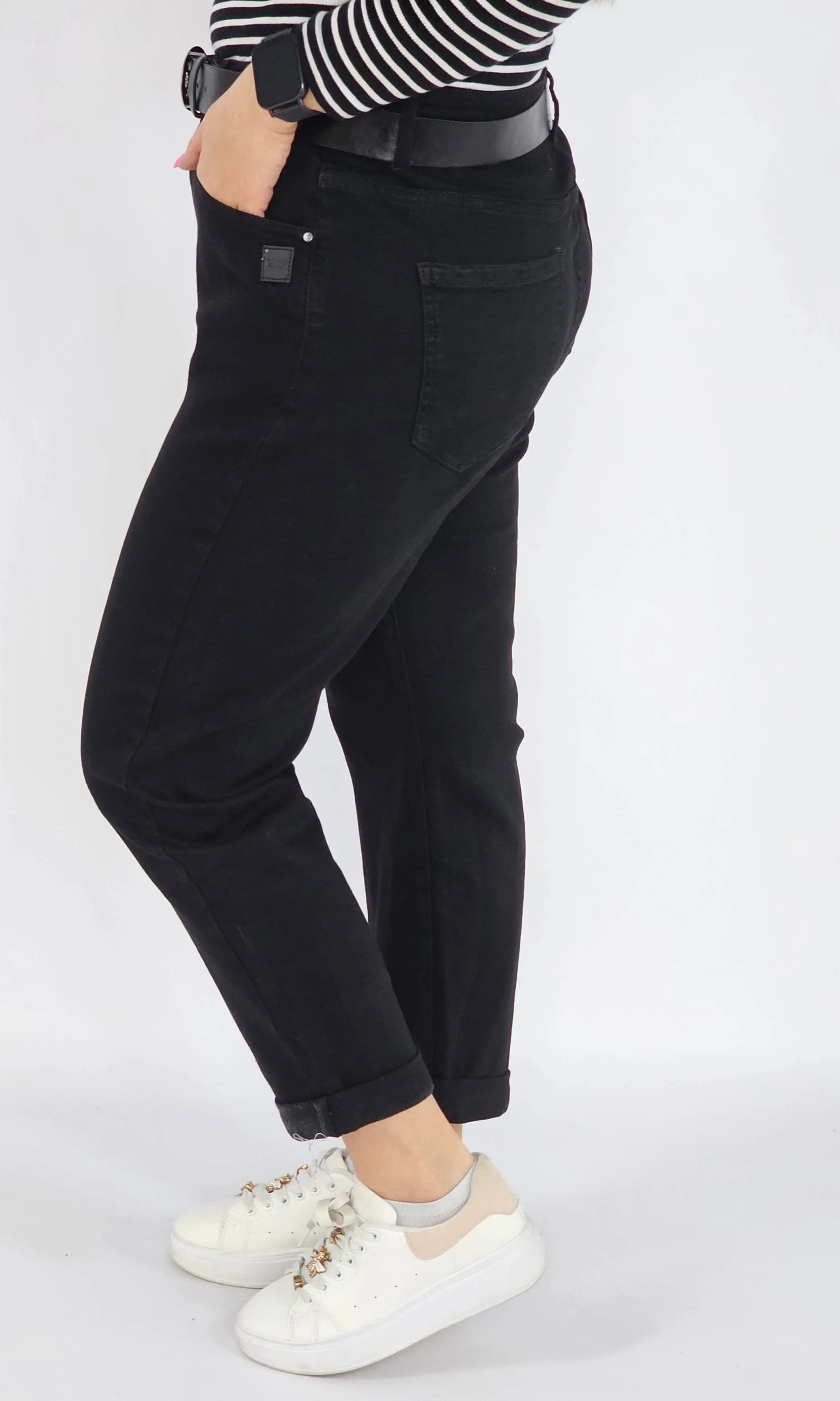 Spodnie Plus Size Czarne Jeansy z Paskiem – Klasyczne i Wyszczuplające XXL Stylowa XL