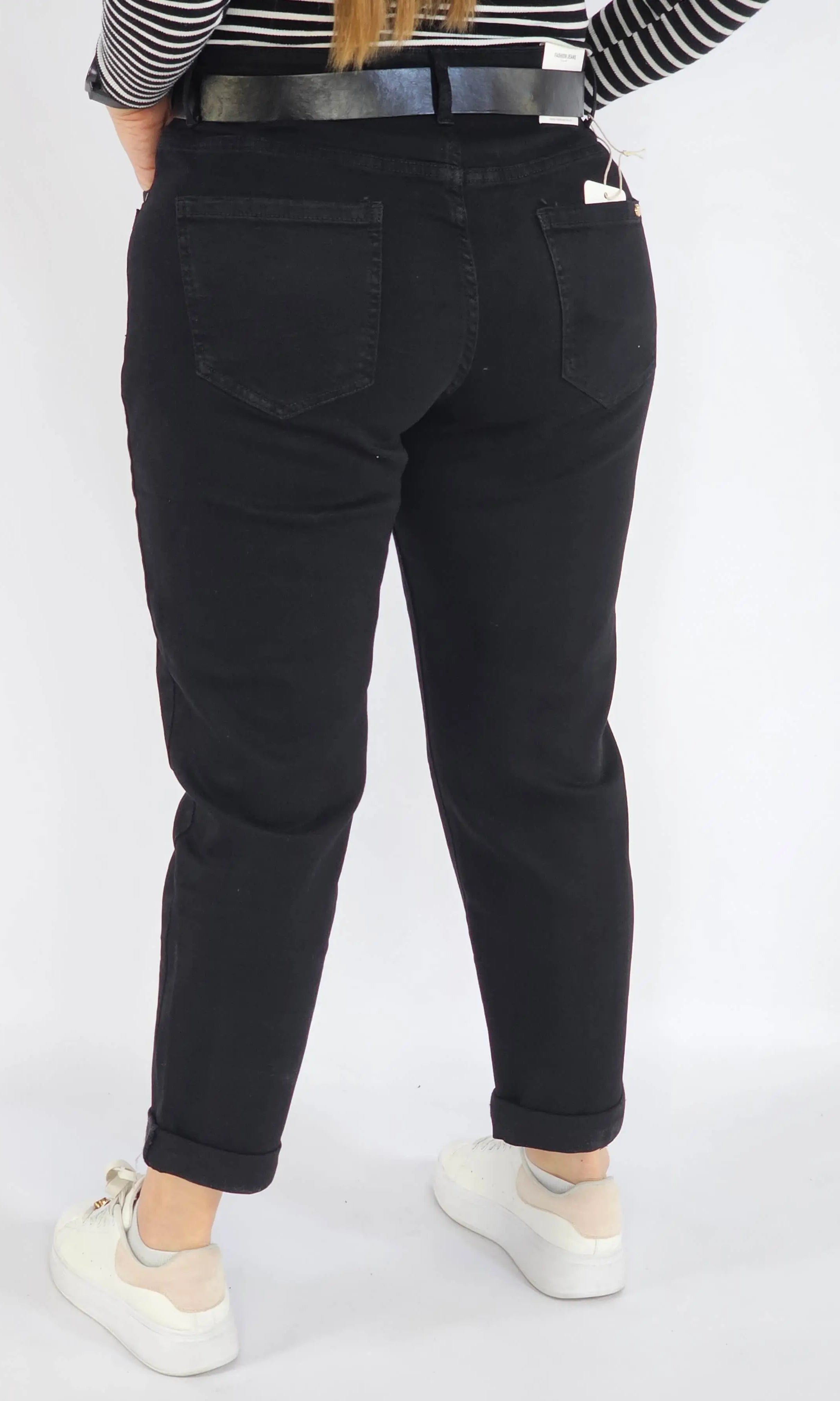 Spodnie Plus Size Czarne Jeansy z Paskiem – Klasyczne i Wyszczuplające XXL Stylowa XL