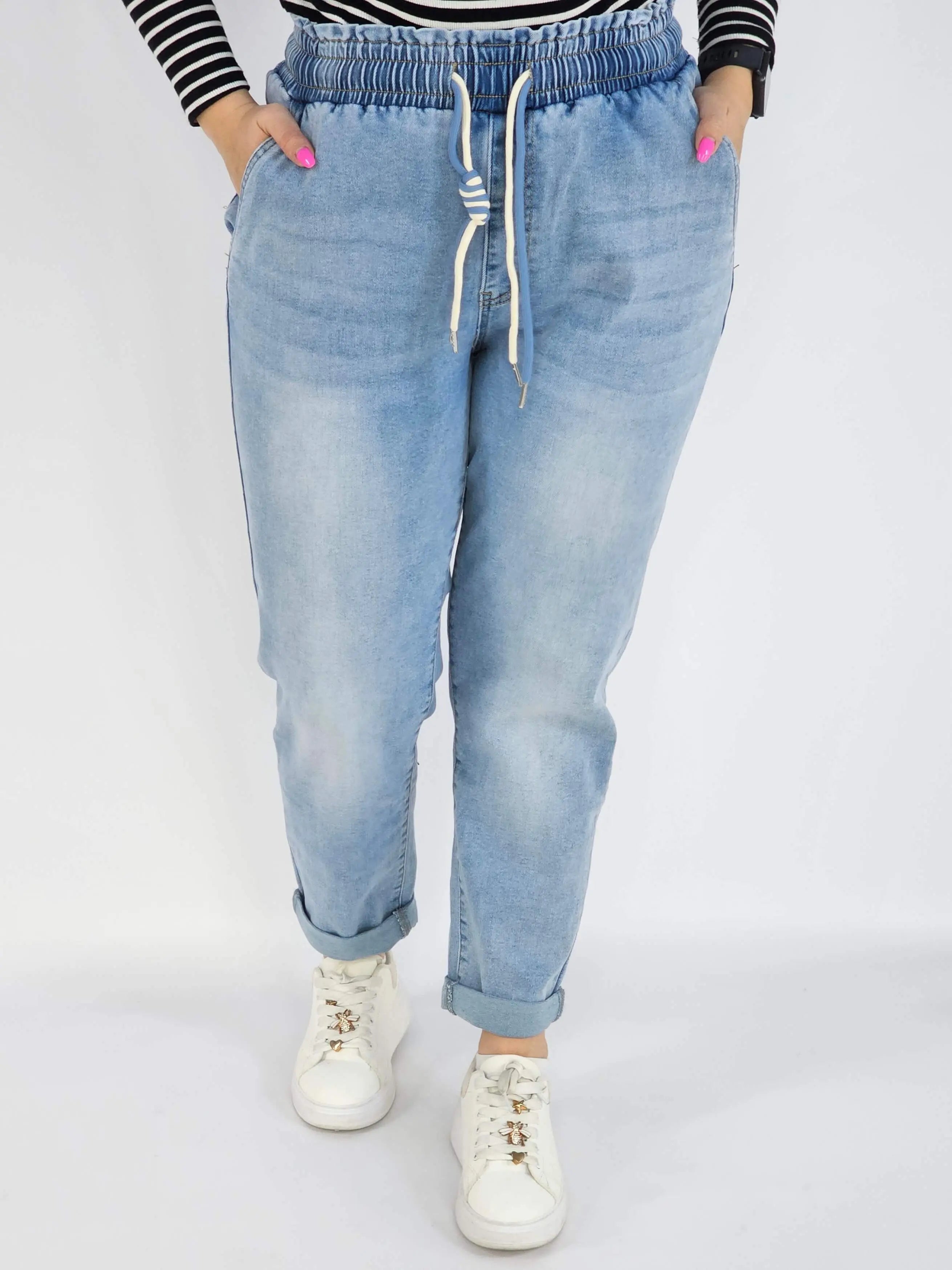 Spodnie Plus Size Jasne Jeansy z Gumką w Pasie – Wygodne i Modne XXL Stylowa XL