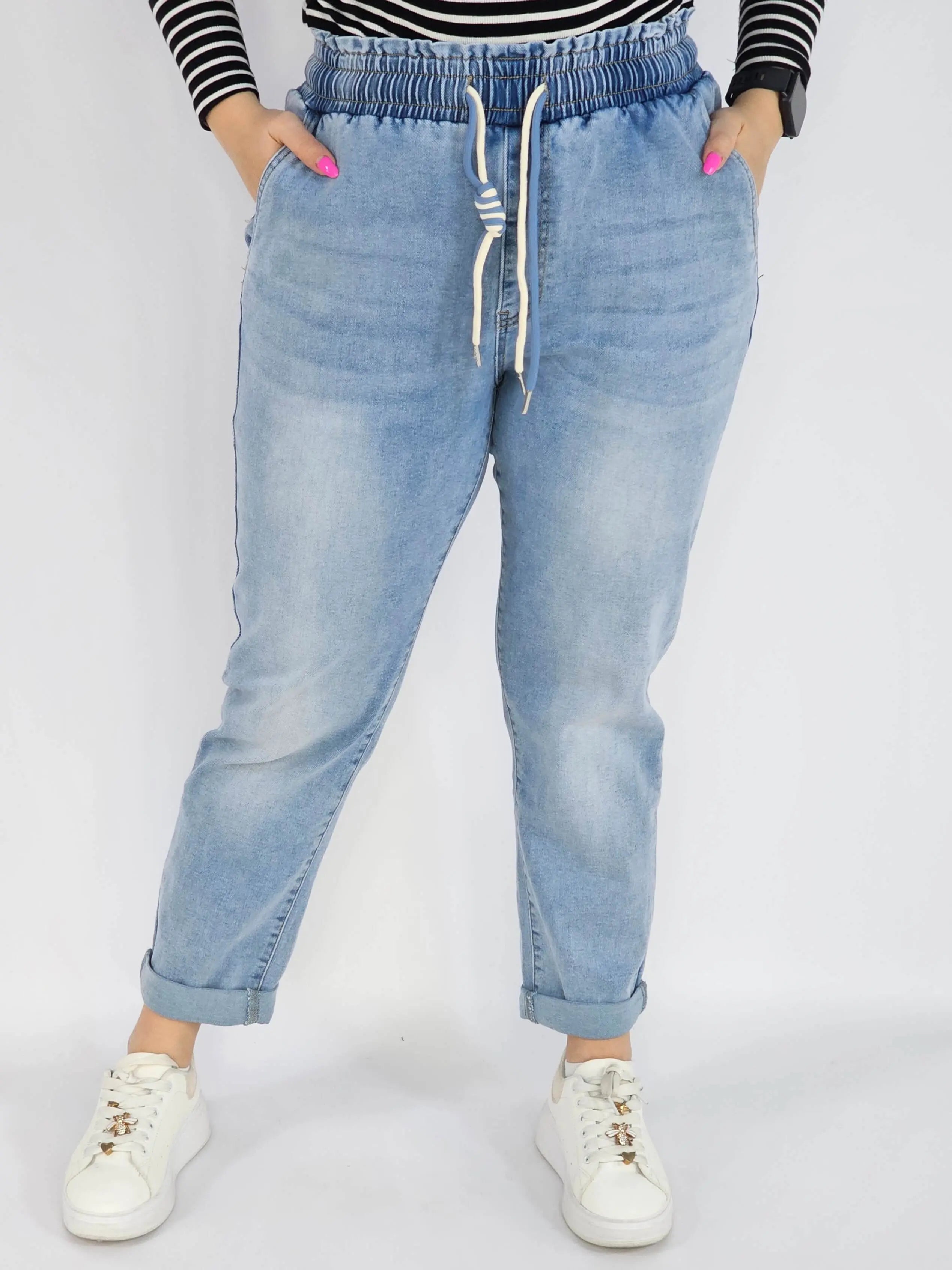 Spodnie Plus Size Jasne Jeansy z Gumką w Pasie – Wygodne i Modne XXL Stylowa XL