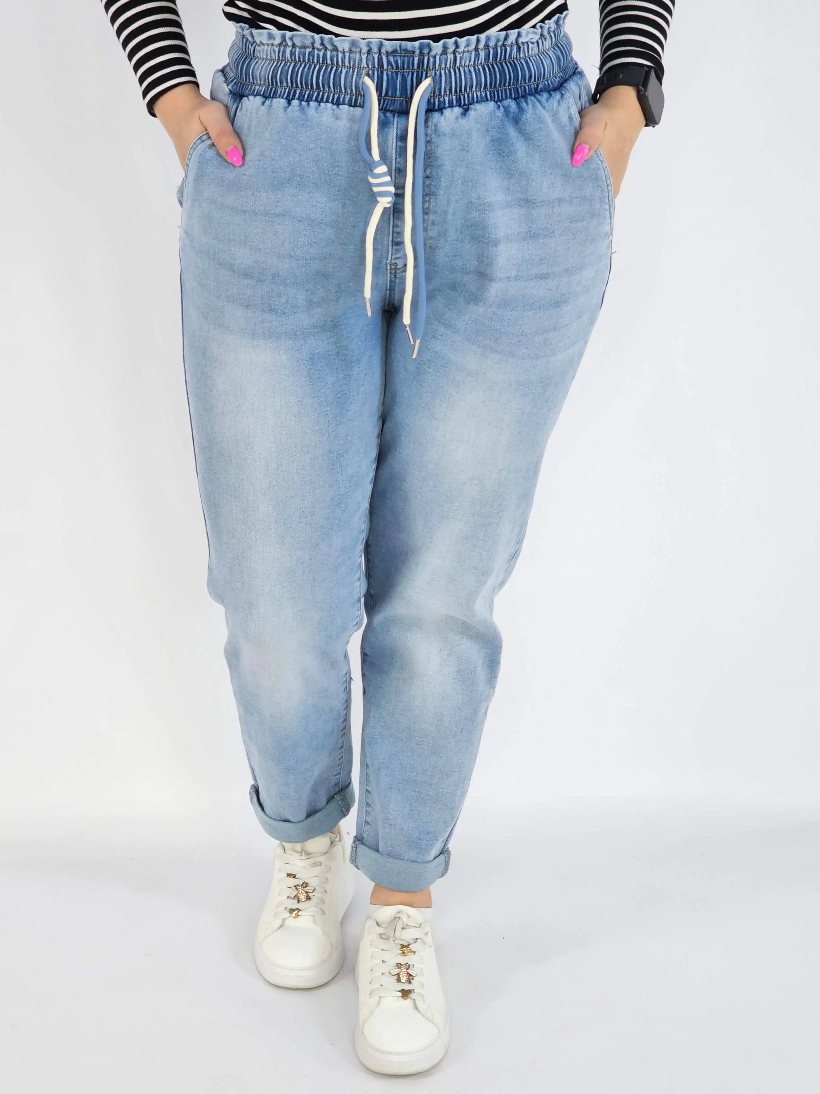 Spodnie Plus Size Jasne Jeansy z Gumką w Pasie – Wygodne i Modne XXL Stylowa XL