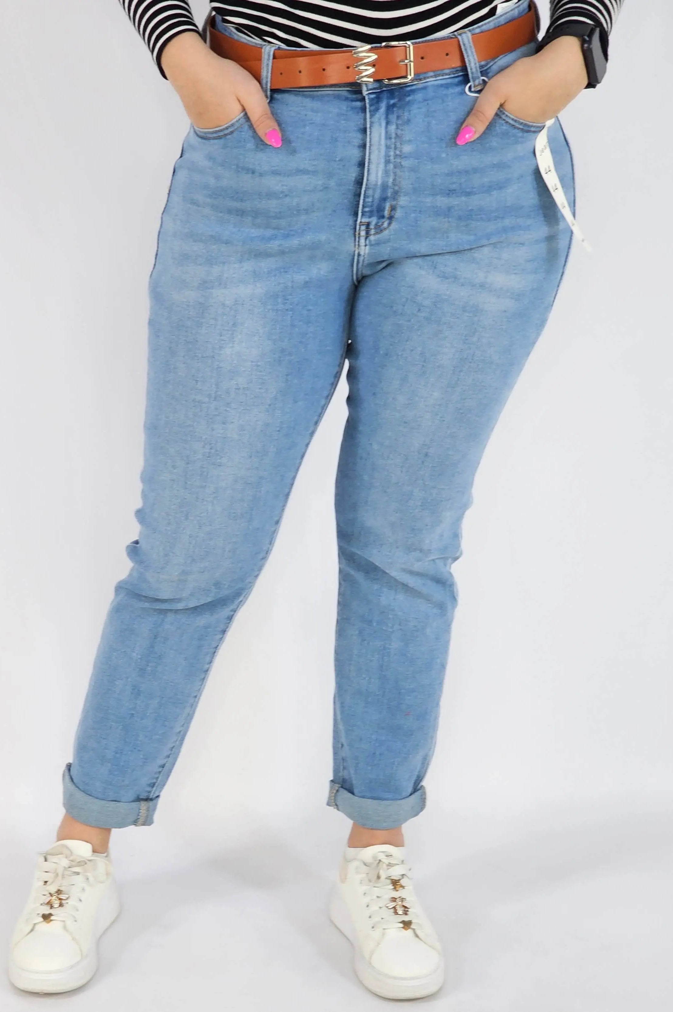 Spodnie Plus Size Jasne Jeansy z Paskiem – Klasyczne i Wygodne XXL Stylowa XL
