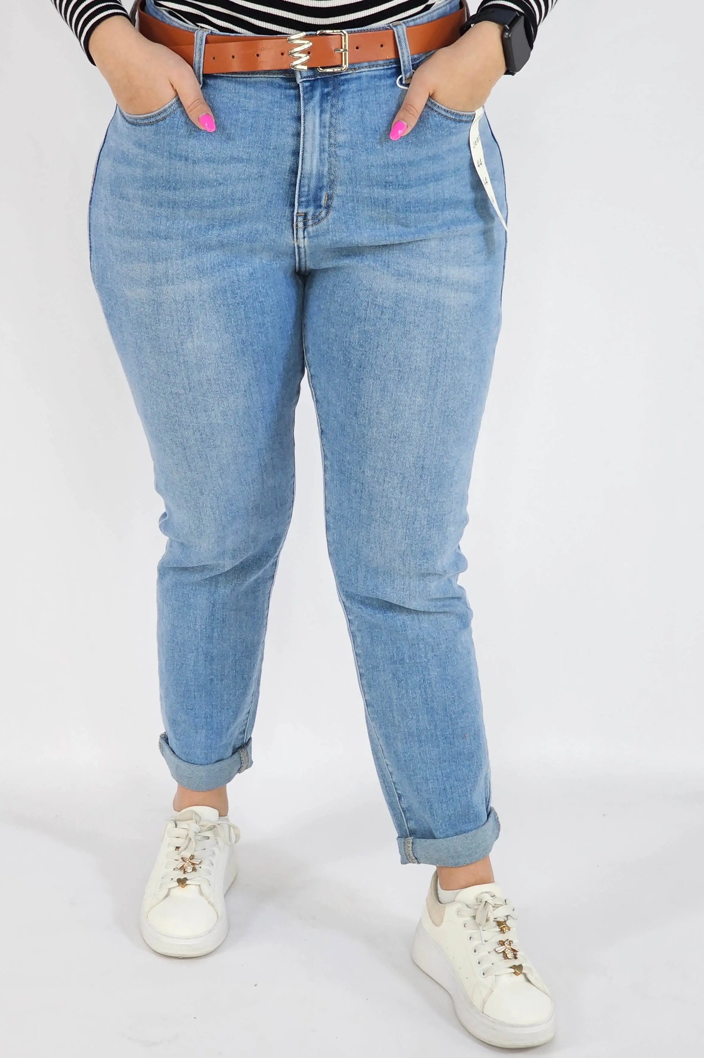 Spodnie Plus Size Jasne Jeansy z Paskiem – Klasyczne i Wygodne XXL Stylowa XL
