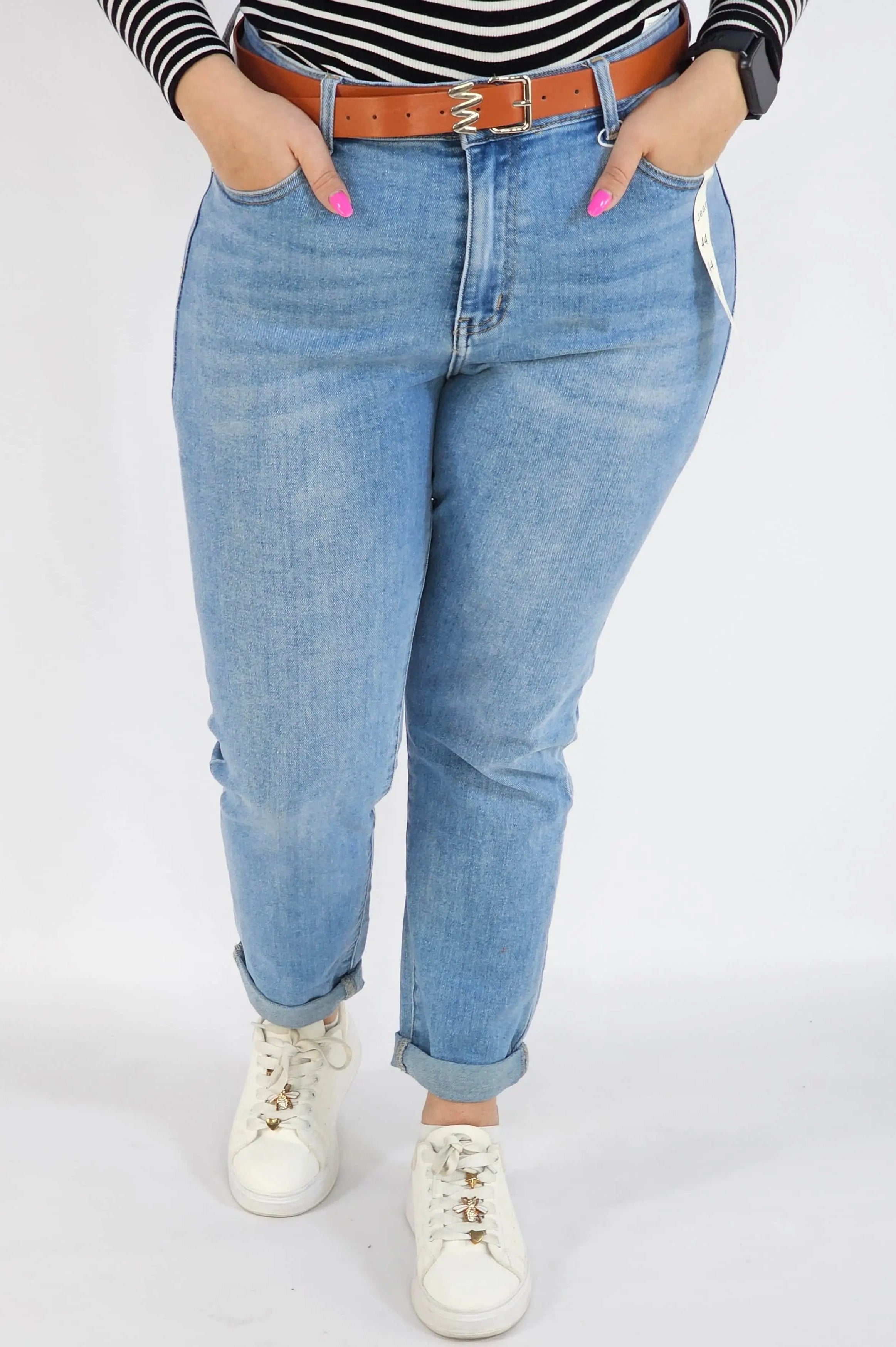 Spodnie Plus Size Jasne Jeansy z Paskiem – Klasyczne i Wygodne XXL Stylowa XL