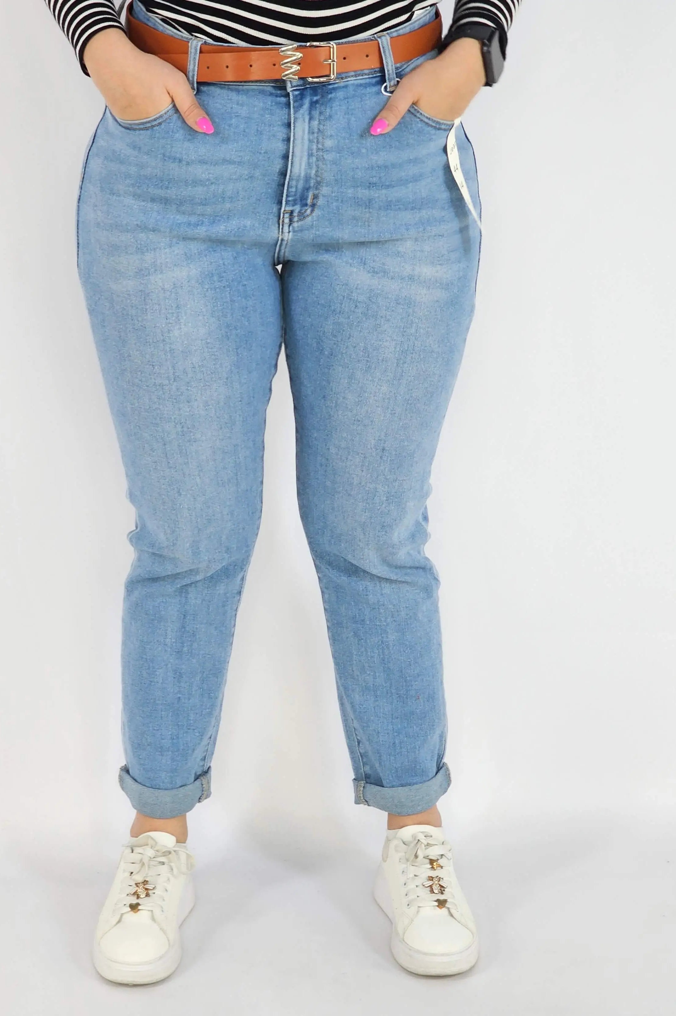 Spodnie Plus Size Jasne Jeansy z Paskiem – Klasyczne i Wygodne XXL Stylowa XL