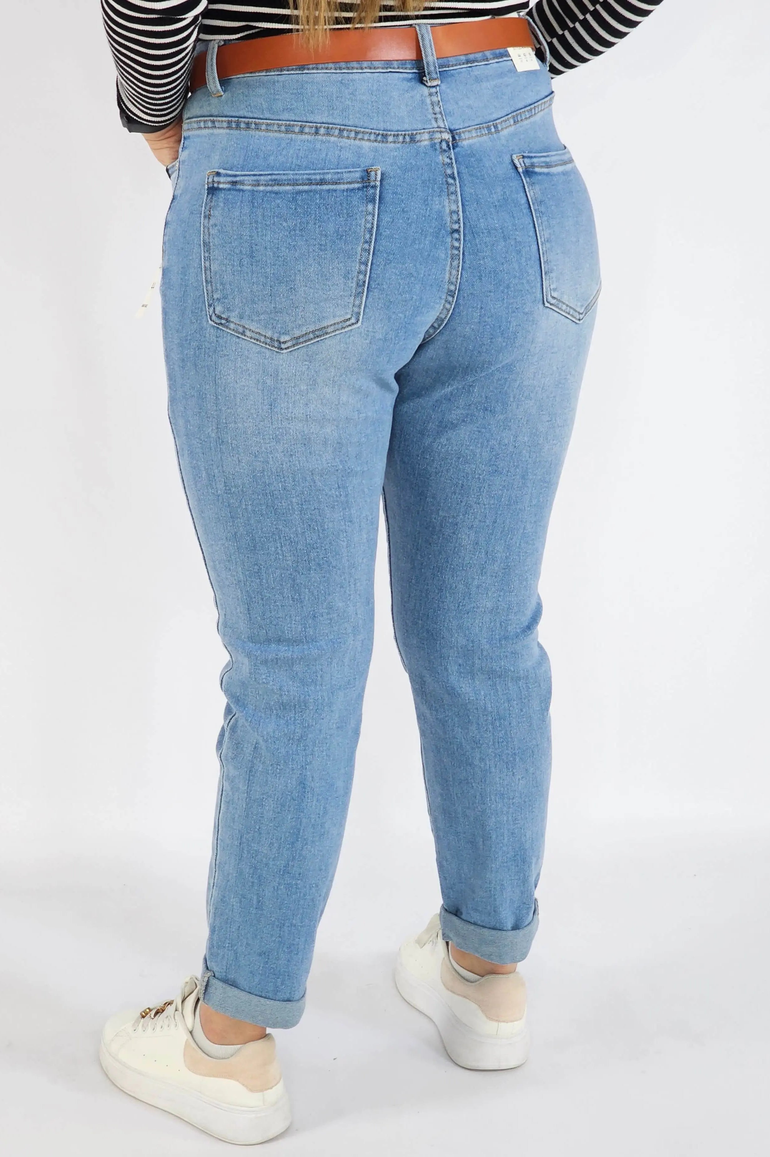 Spodnie Plus Size Jasne Jeansy z Paskiem – Klasyczne i Wygodne XXL Stylowa XL
