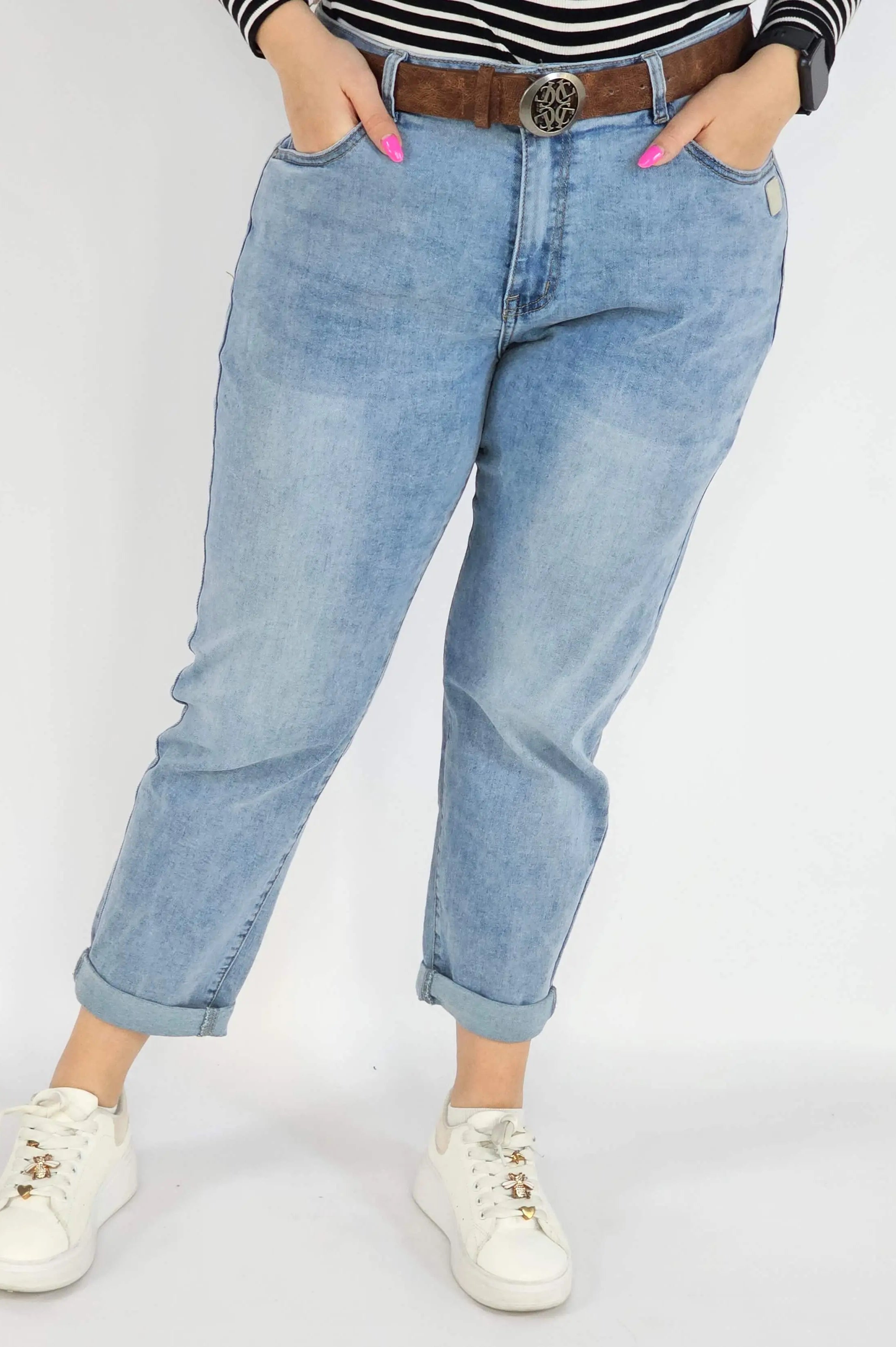 Spodnie Plus Size Jasne Jeansy z Paskiem – Klasyczne i Wygodne XXL Stylowa XL