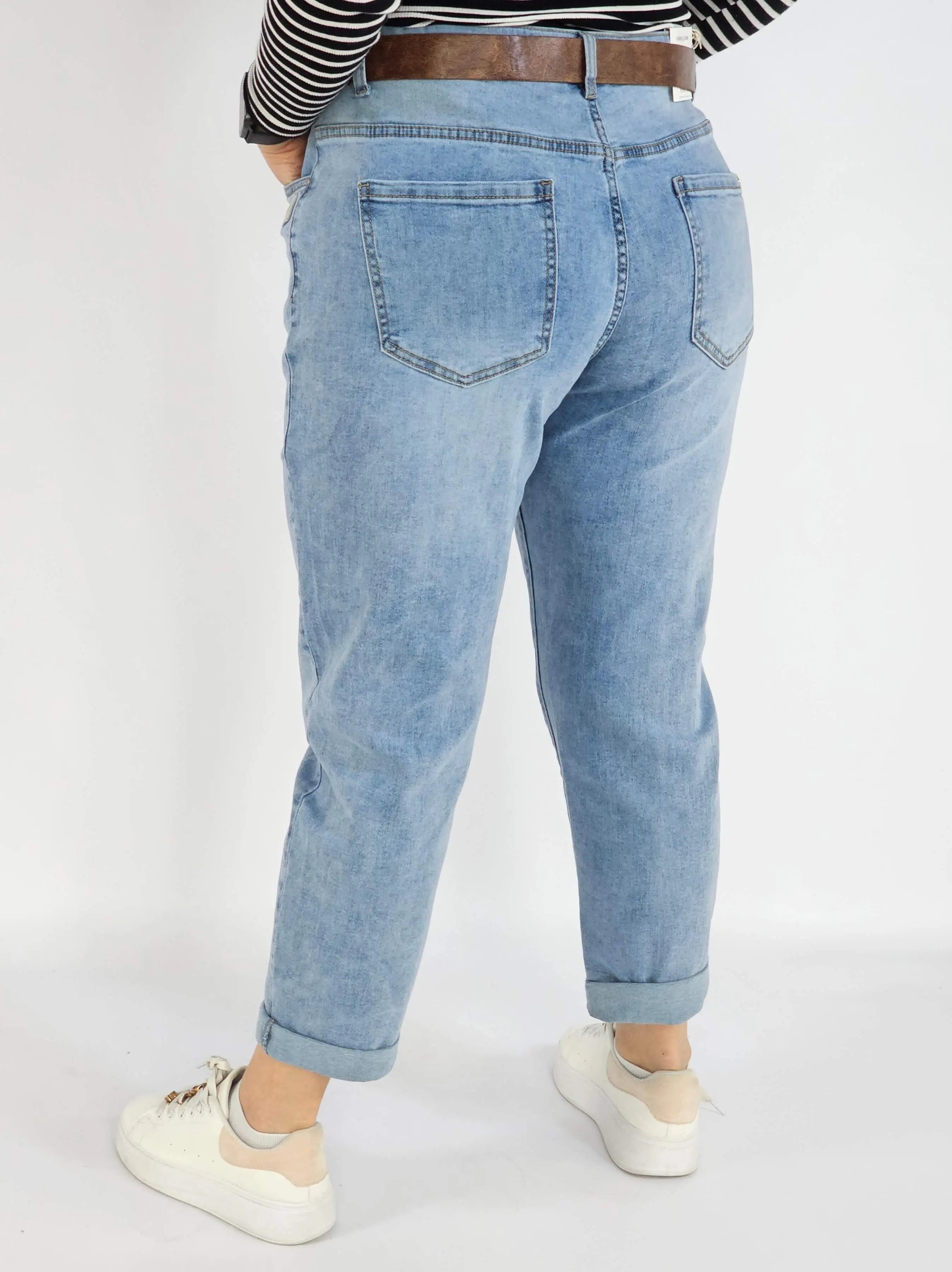 Spodnie Plus Size Jasne Jeansy z Paskiem – Klasyczne i Wygodne XXL Stylowa XL