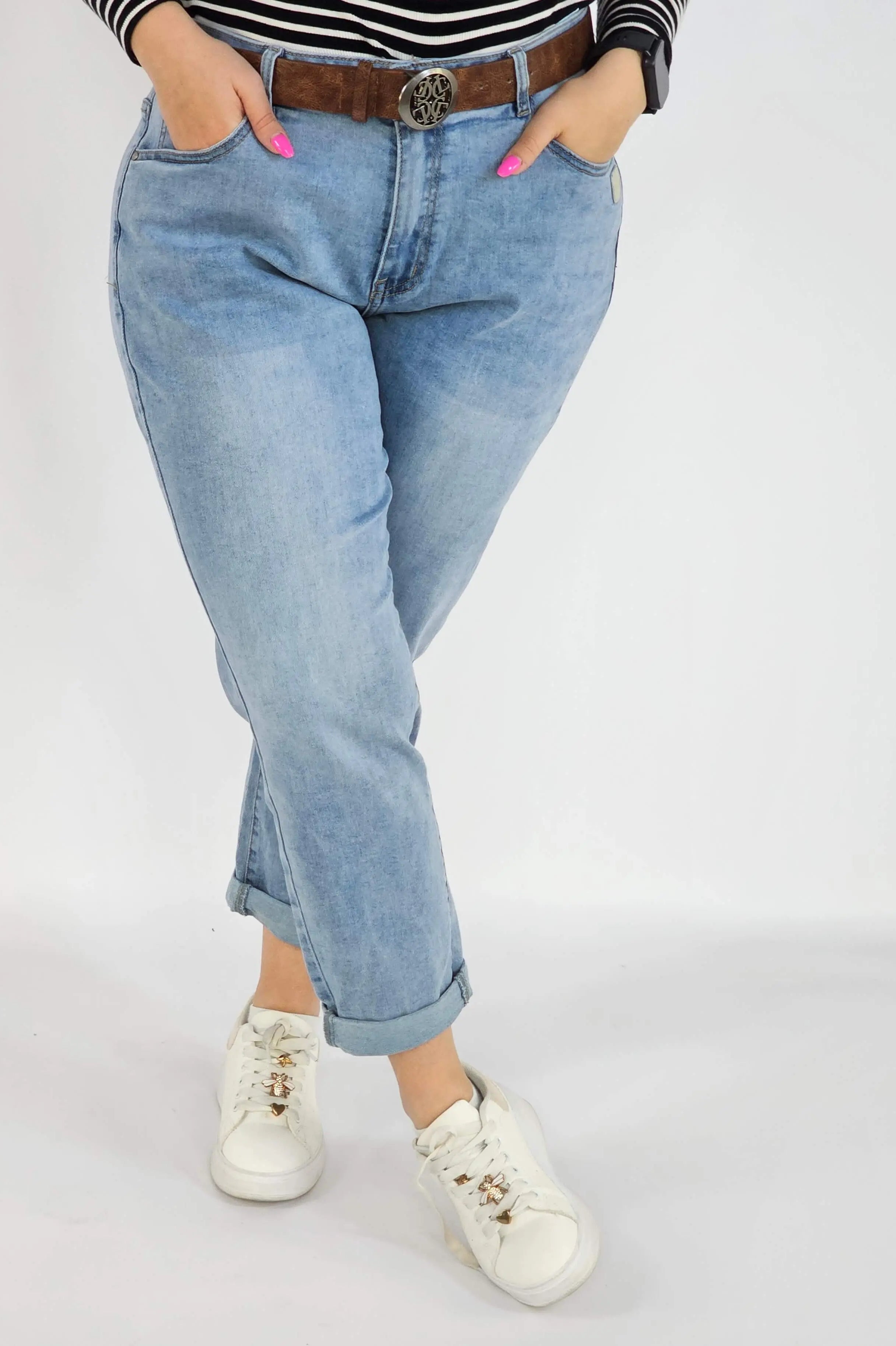 Spodnie Plus Size Jasne Jeansy z Paskiem – Klasyczne i Wygodne XXL Stylowa XL