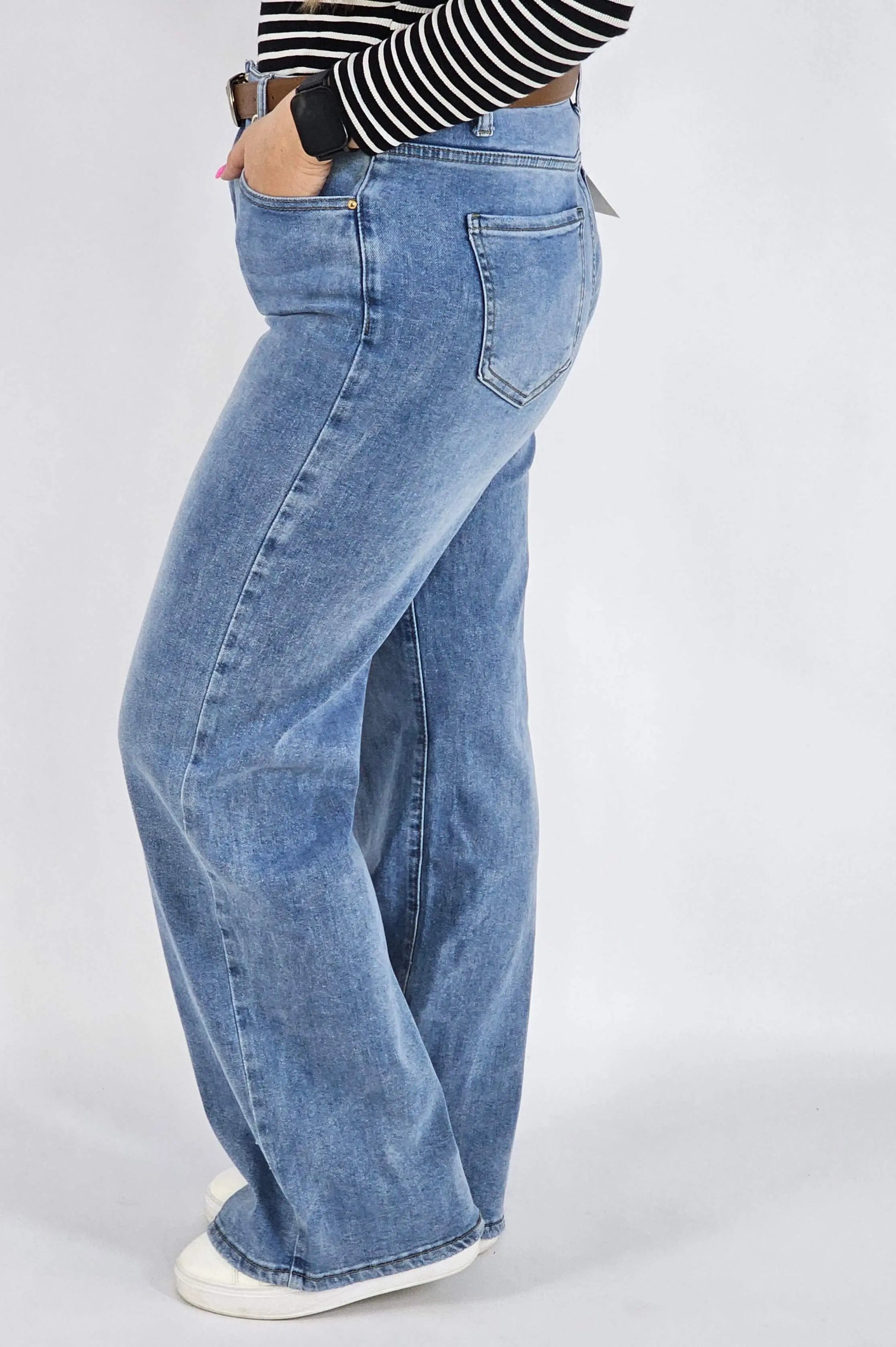 Spodnie Plus Size Niebieskie Jeansy Szeroka Nogawka – Stylowe i Wygodne XXL Stylowa XL