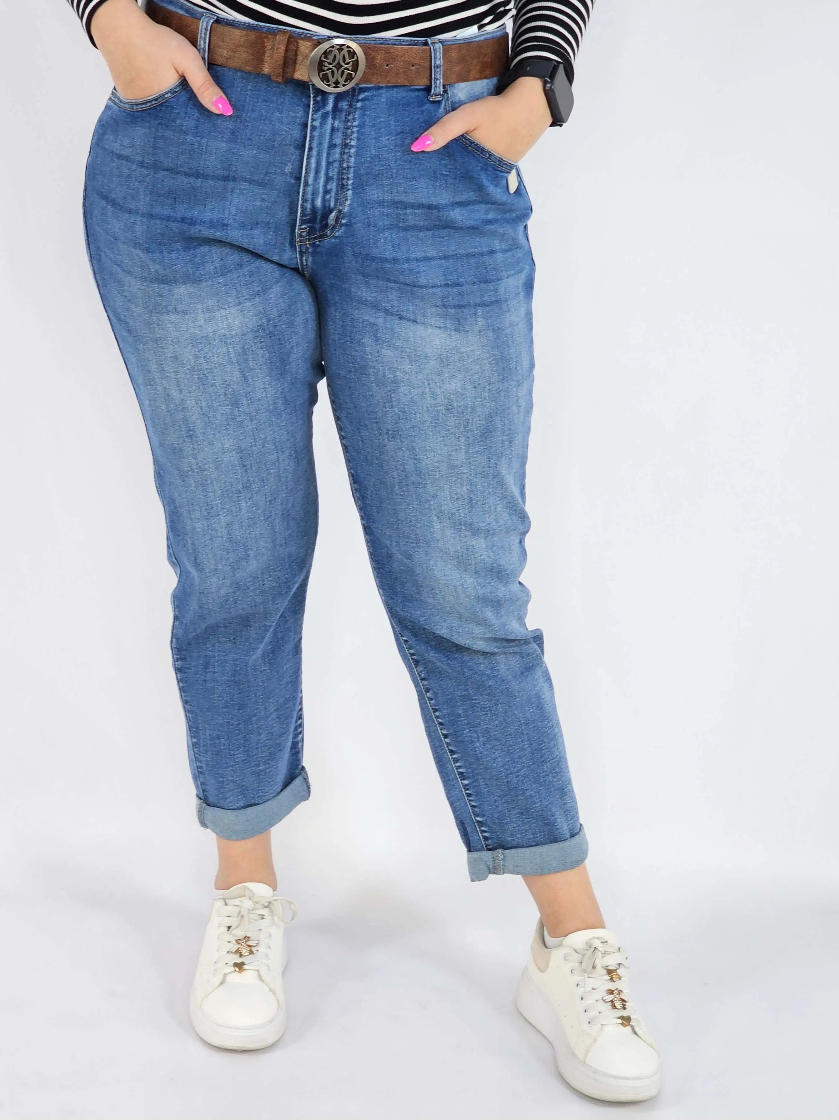 Spodnie Plus Size Niebieskie Jeansy z Paskiem – Klasyczne i Wygodne XXL Stylowa XL