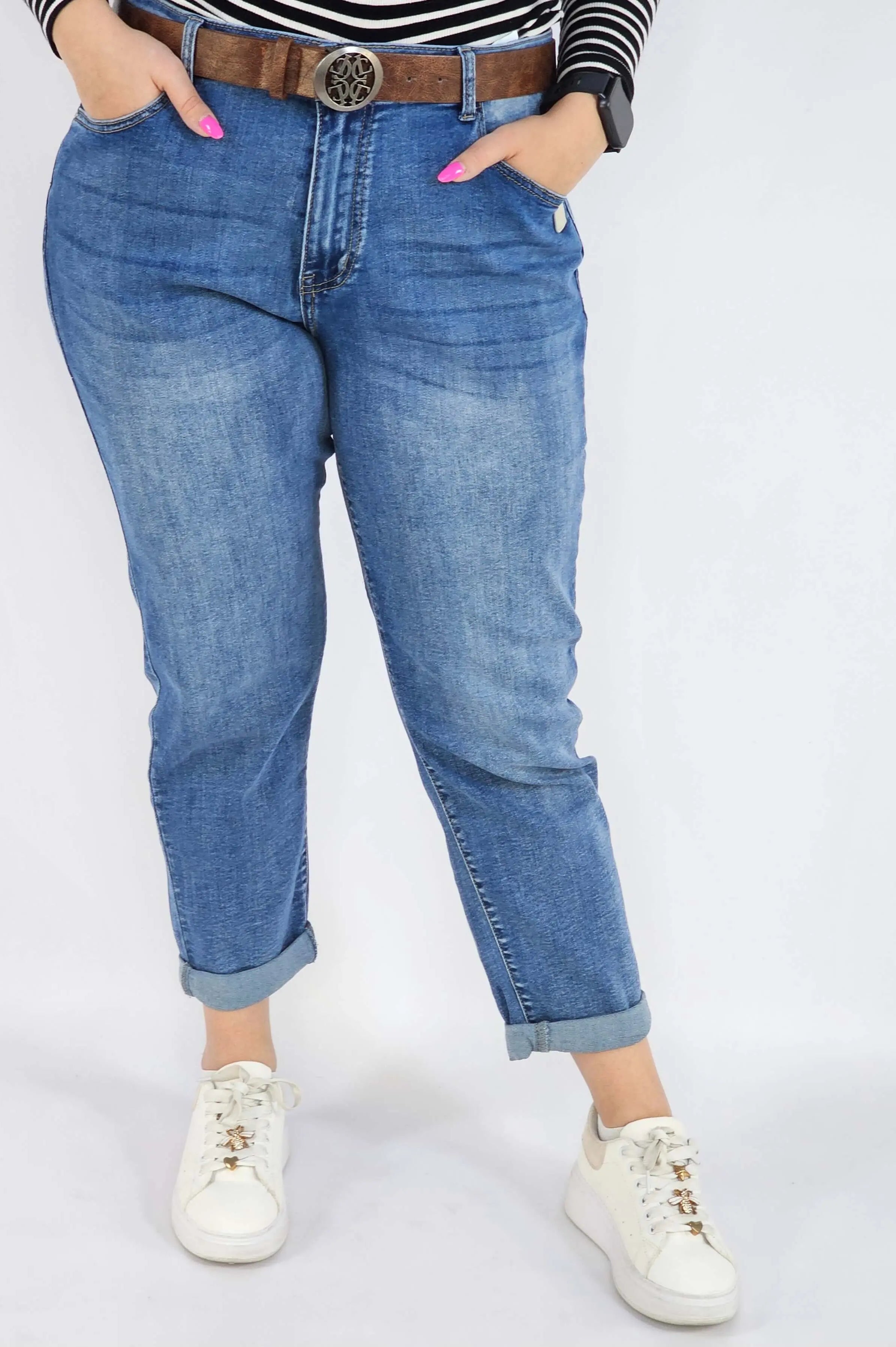 Spodnie Plus Size Niebieskie Jeansy z Paskiem – Klasyczne i Wygodne XXL Stylowa XL