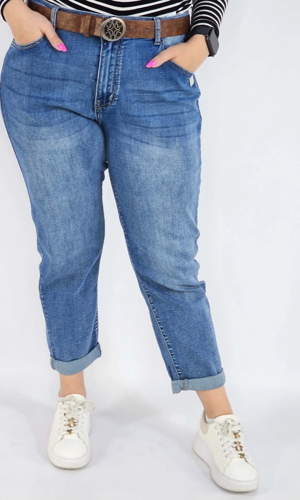 Spodnie Plus Size Niebieskie Jeansy z Paskiem – Klasyczne i Wygodne XXL Stylowa XL