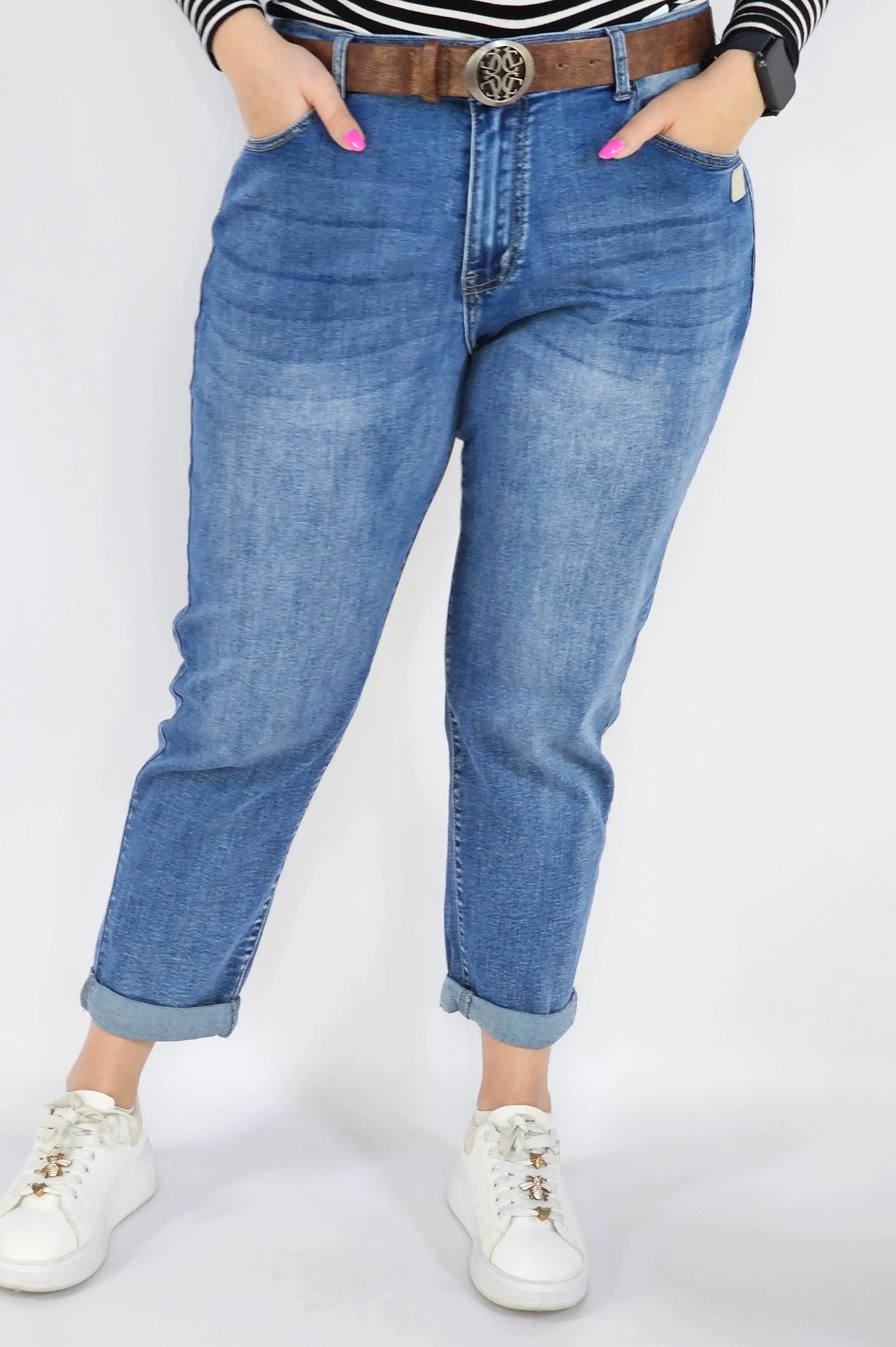 Spodnie Plus Size Niebieskie Jeansy z Paskiem – Klasyczne i Wygodne XXL Stylowa XL