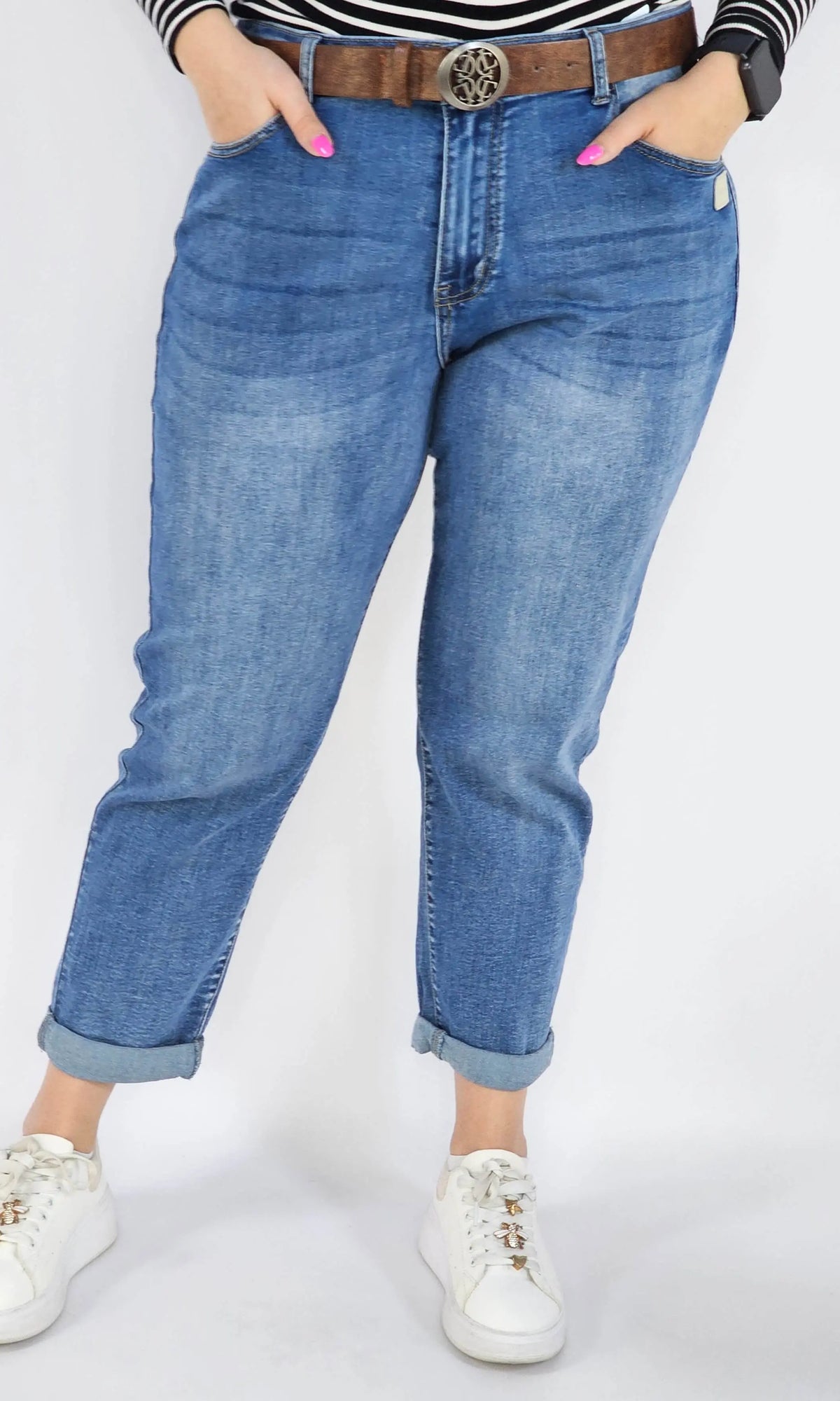 Spodnie Plus Size Niebieskie Jeansy z Paskiem – Klasyczne i Wygodne XXL Stylowa XL