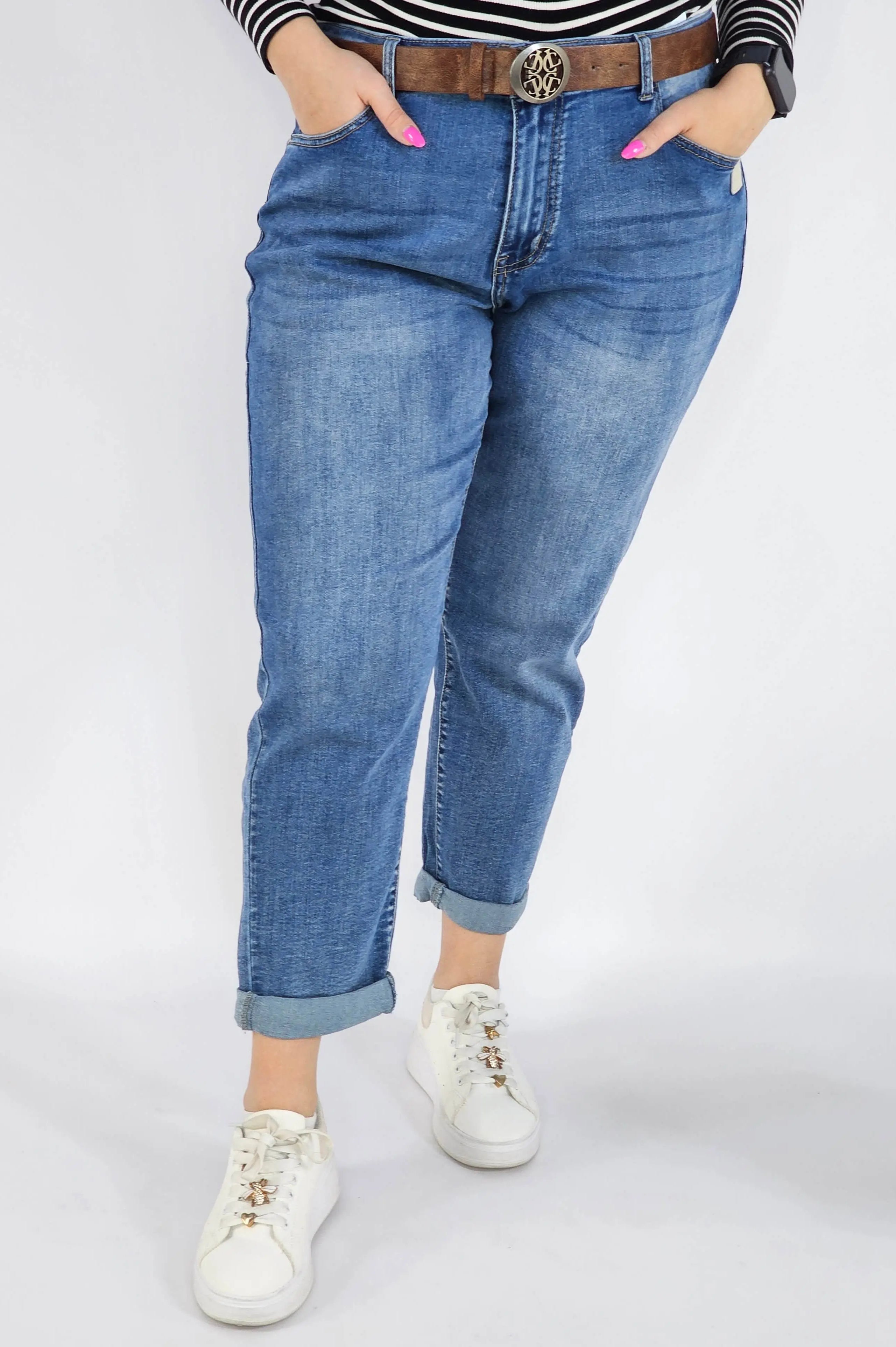 Spodnie Plus Size Niebieskie Jeansy z Paskiem – Klasyczne i Wygodne XXL Stylowa XL
