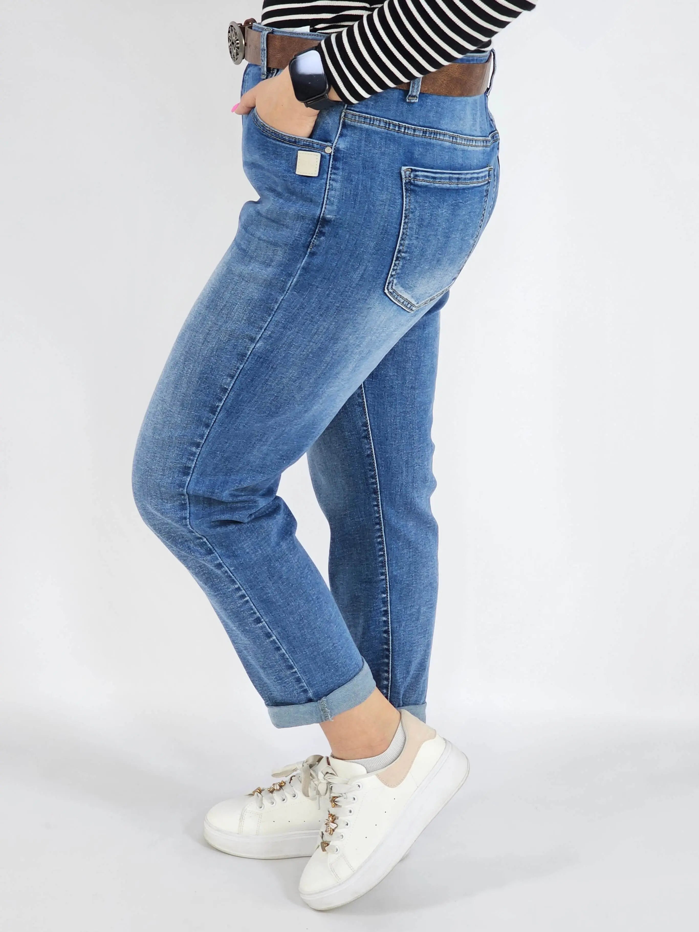 Spodnie Plus Size Niebieskie Jeansy z Paskiem – Klasyczne i Wygodne XXL Stylowa XL