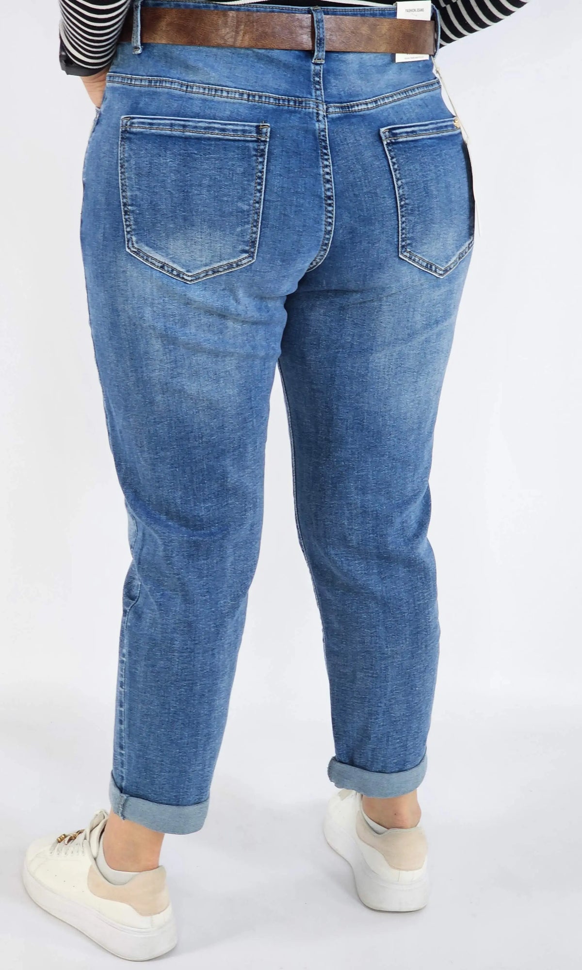 Spodnie Plus Size Niebieskie Jeansy z Paskiem – Klasyczne i Wygodne XXL Stylowa XL
