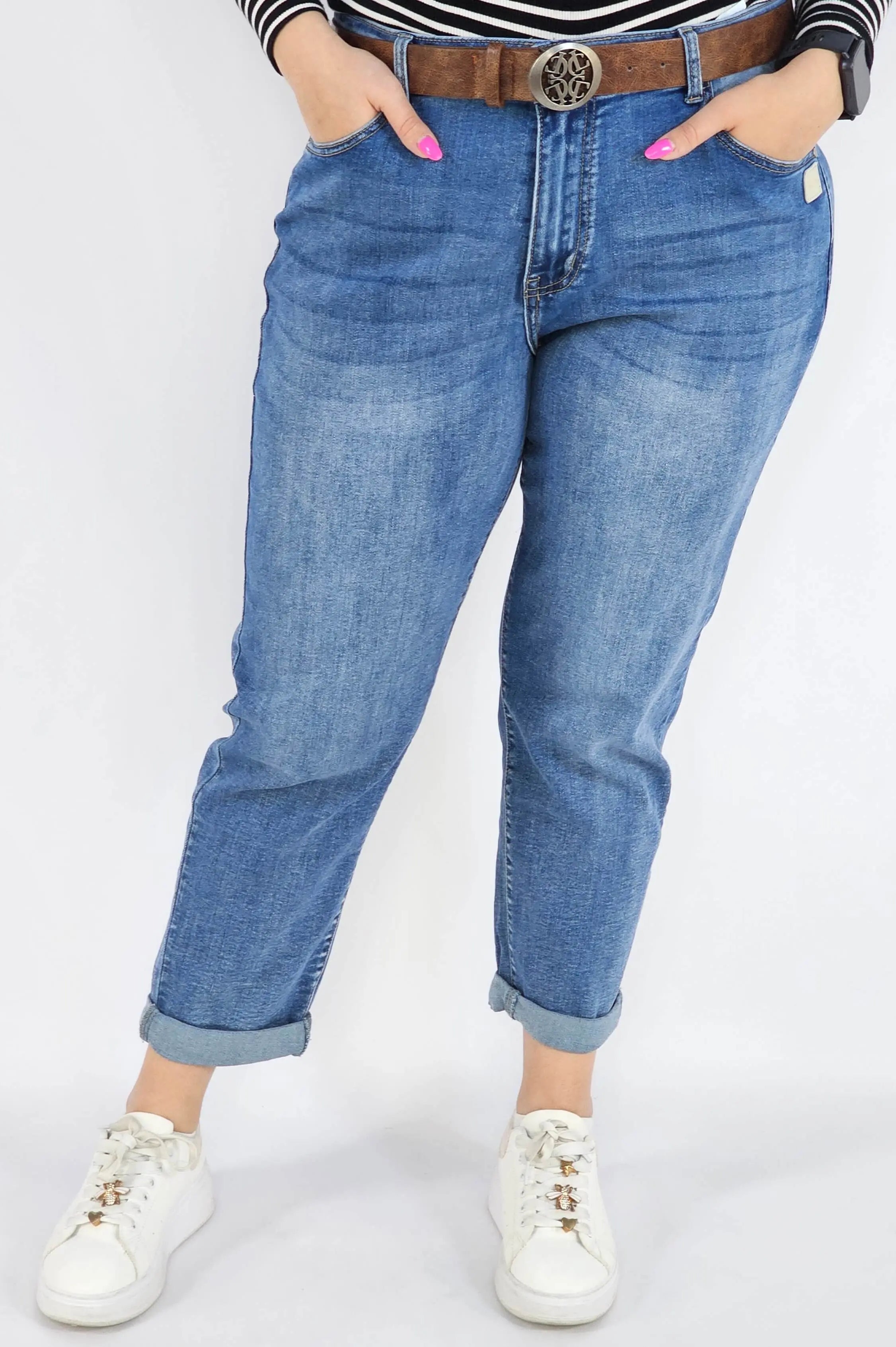 Spodnie Plus Size Niebieskie Jeansy z Paskiem – Klasyczne i Wygodne XXL Stylowa XL
