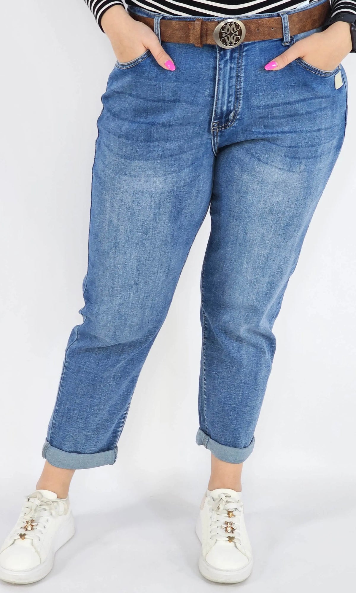 Spodnie Plus Size Niebieskie Jeansy z Paskiem – Klasyczne i Wygodne XXL Stylowa XL