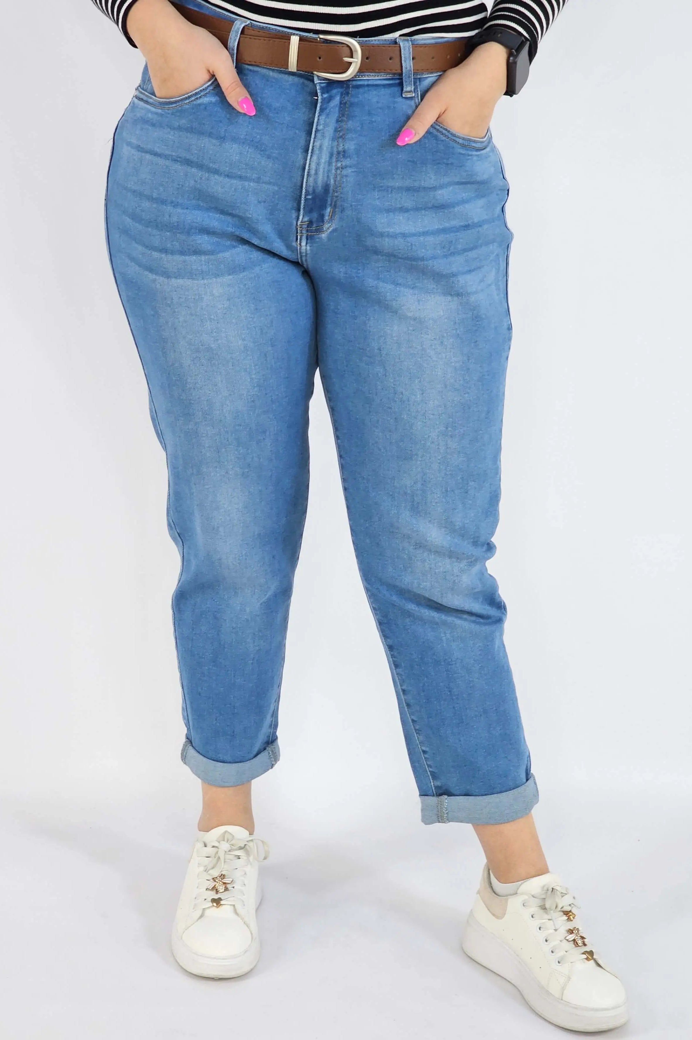 Spodnie Plus Size Niebieskie Jeansy z Paskiem – Klasyczne i Wygodne XXL Stylowa XL