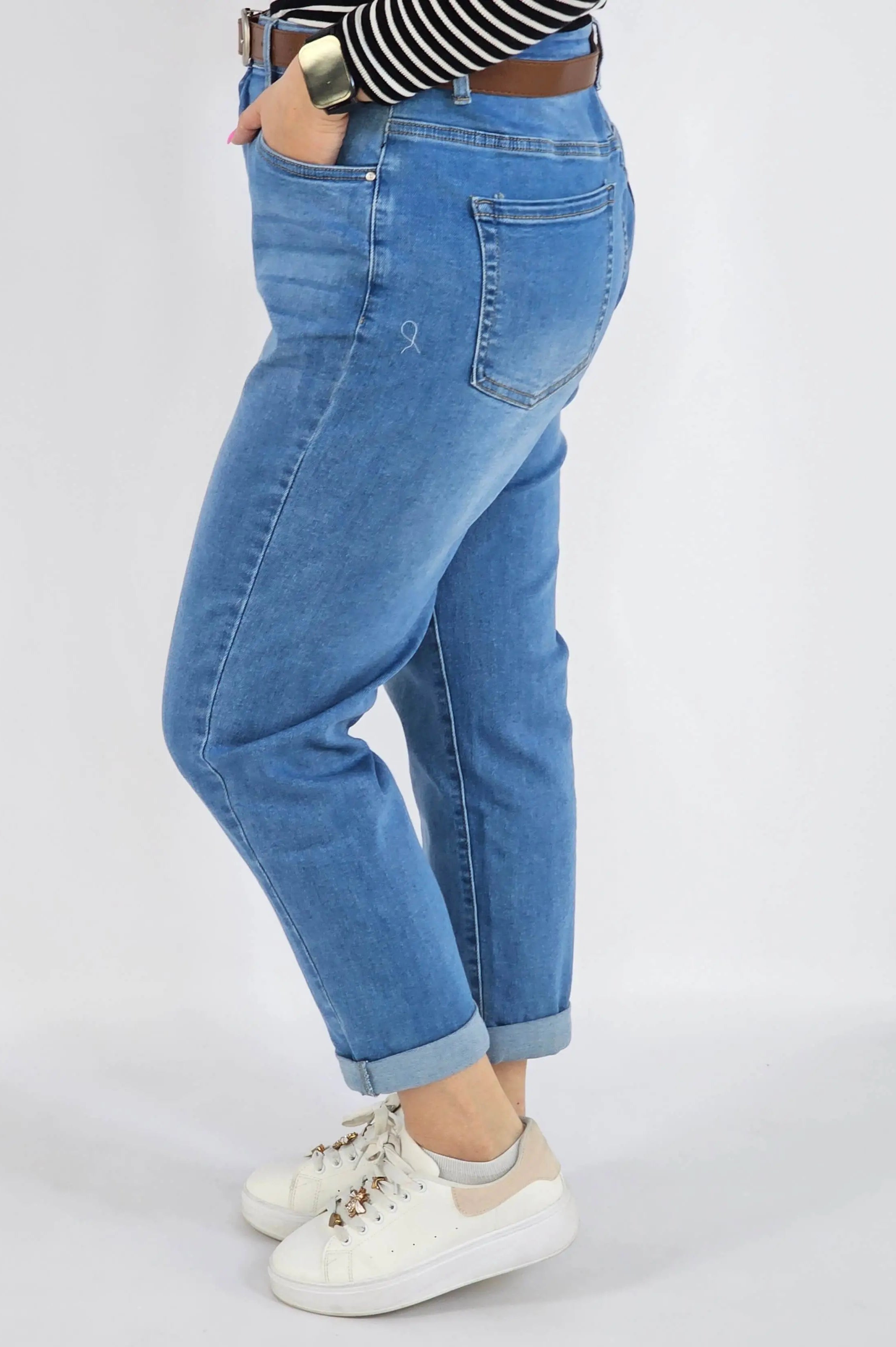 Spodnie Plus Size Niebieskie Jeansy z Paskiem – Klasyczne i Wygodne XXL Stylowa XL