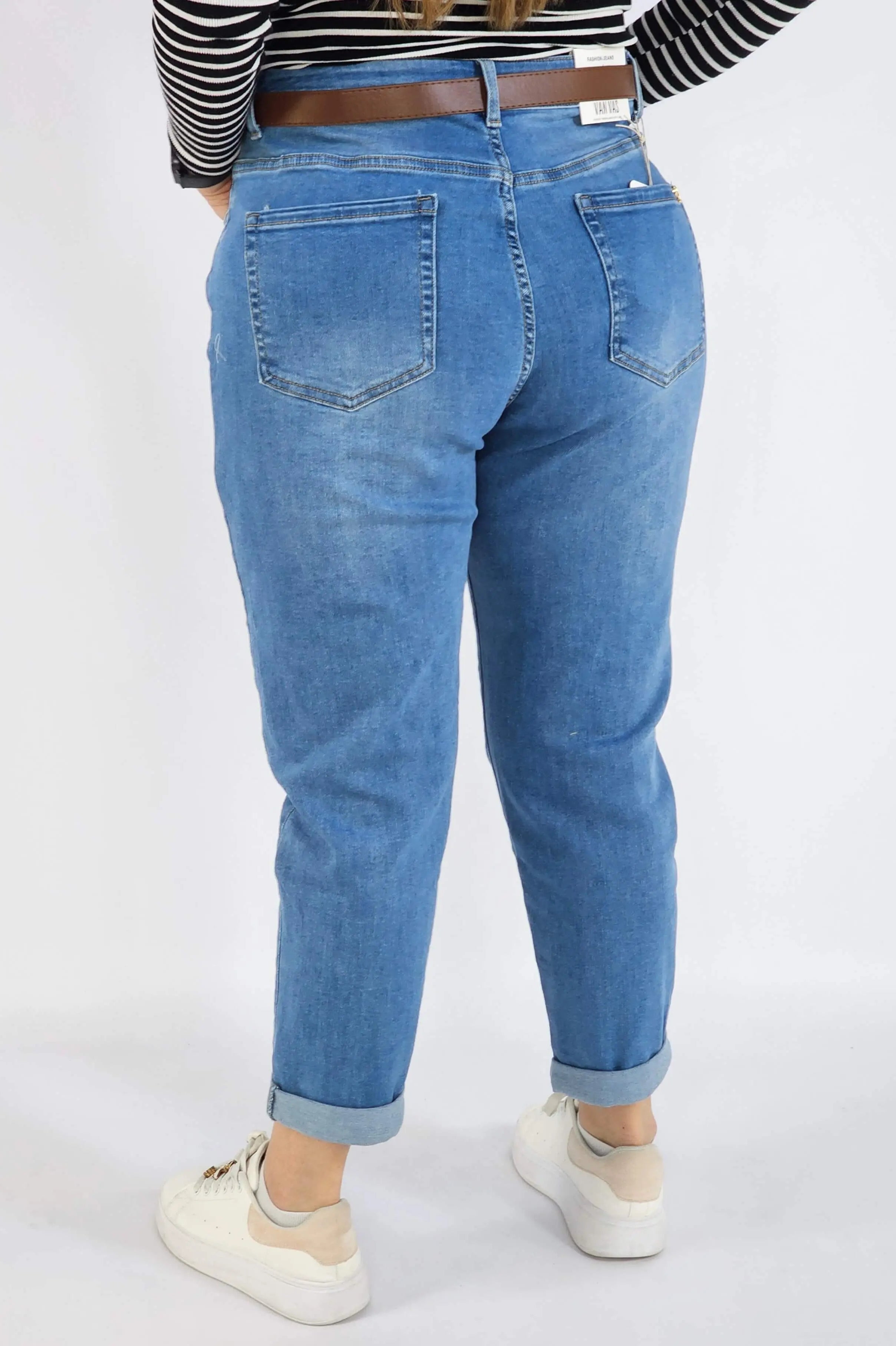 Spodnie Plus Size Niebieskie Jeansy z Paskiem – Klasyczne i Wygodne XXL Stylowa XL