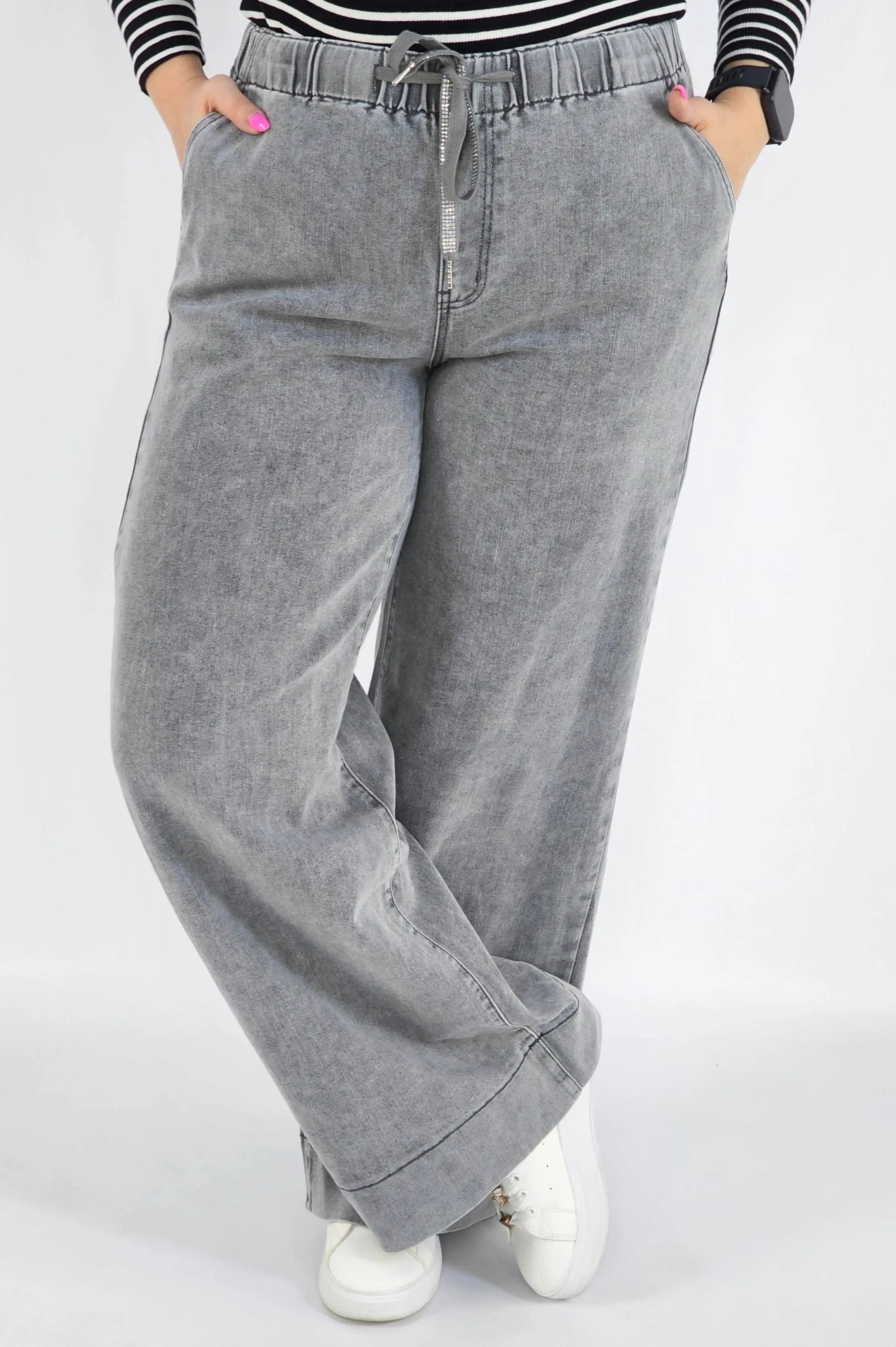 Spodnie Plus Size Szare Jeansy z Gumką w Pasie – Wygodne i Stylowe XXL Stylowa XL