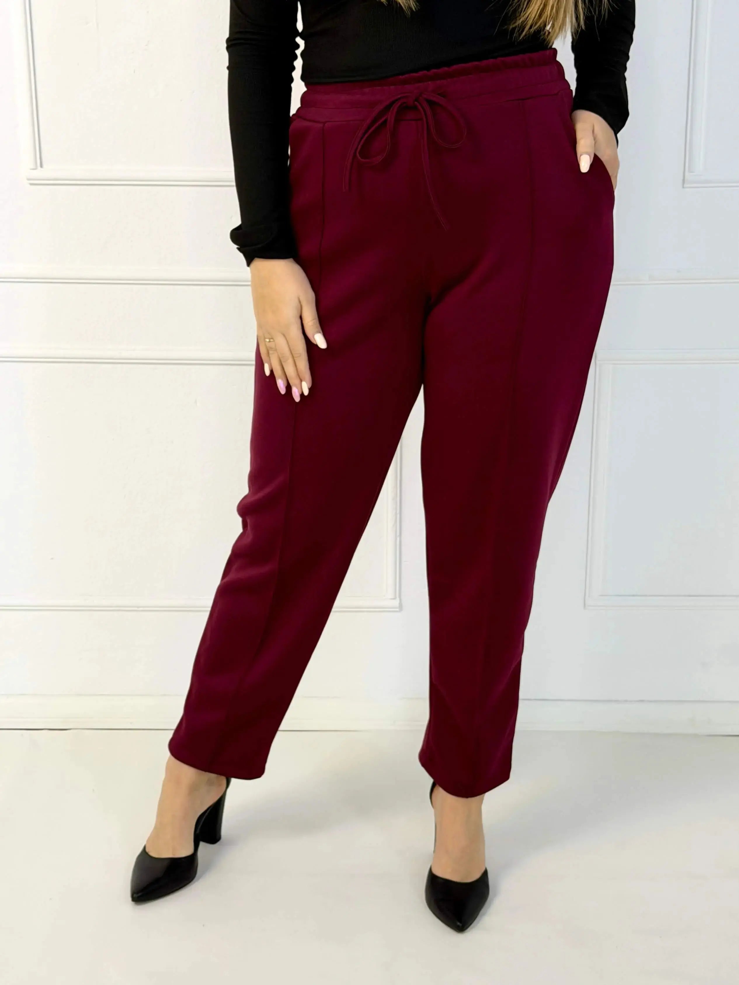 Spodnie dresowe plus size z wiązaniem – wygodne spodnie XXL na co dzień Stylowa XL