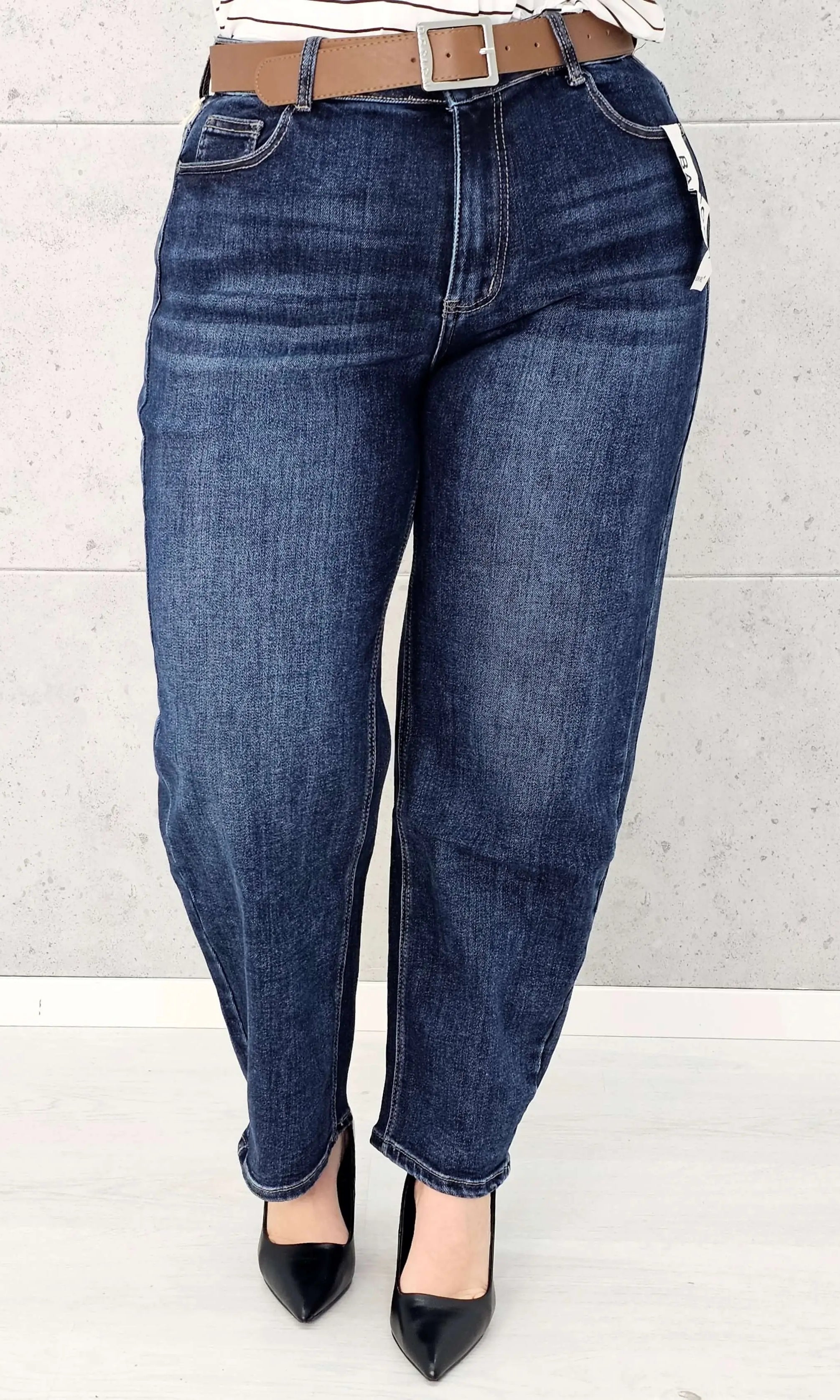 Spodnie jeansowe StylowaXL Balloon – komfort i styl w modzie plus size Stylowa XL