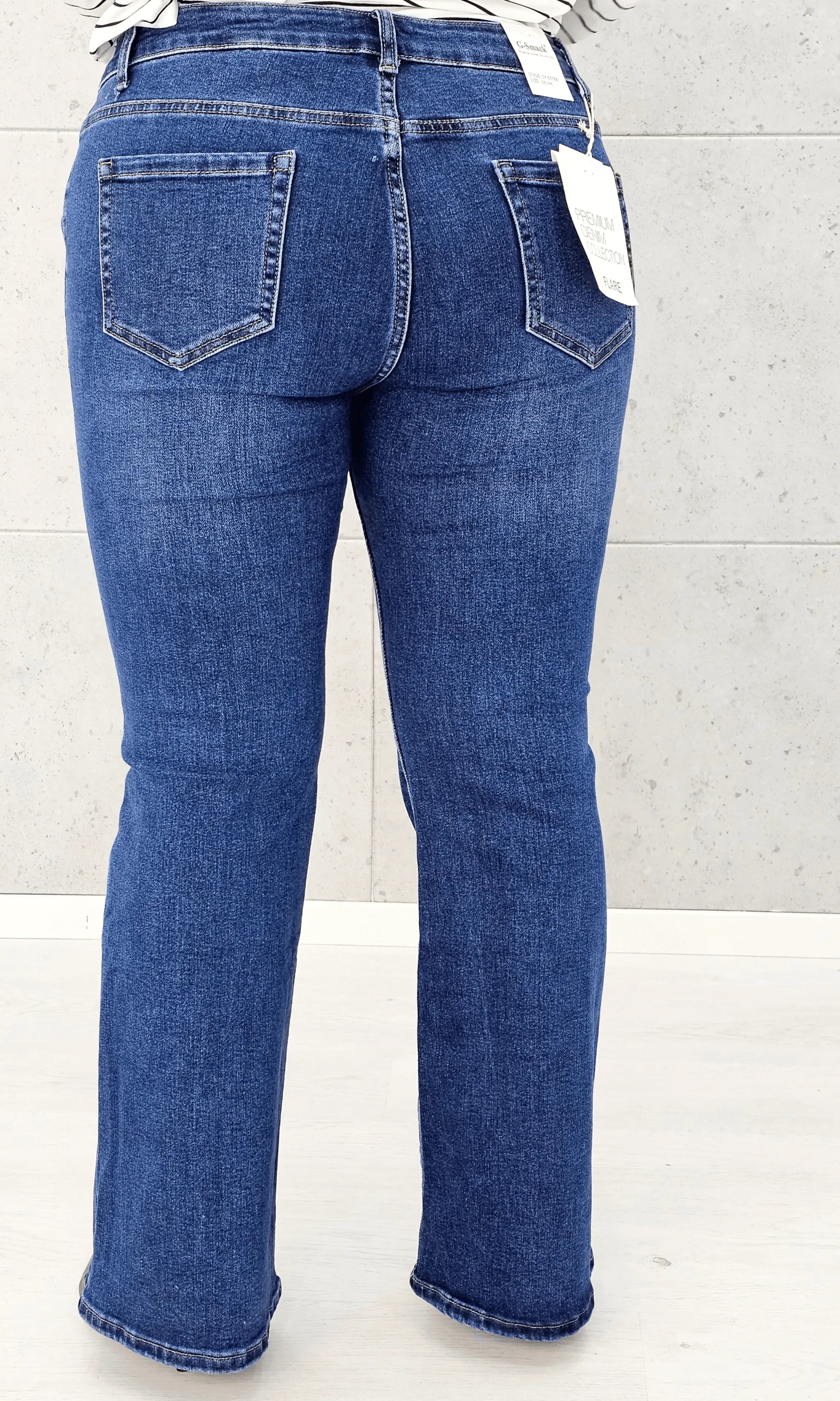 Spodnie jeansowe StylowaXL Bootcut – dzwony krój w modzie plus size Stylowa XL