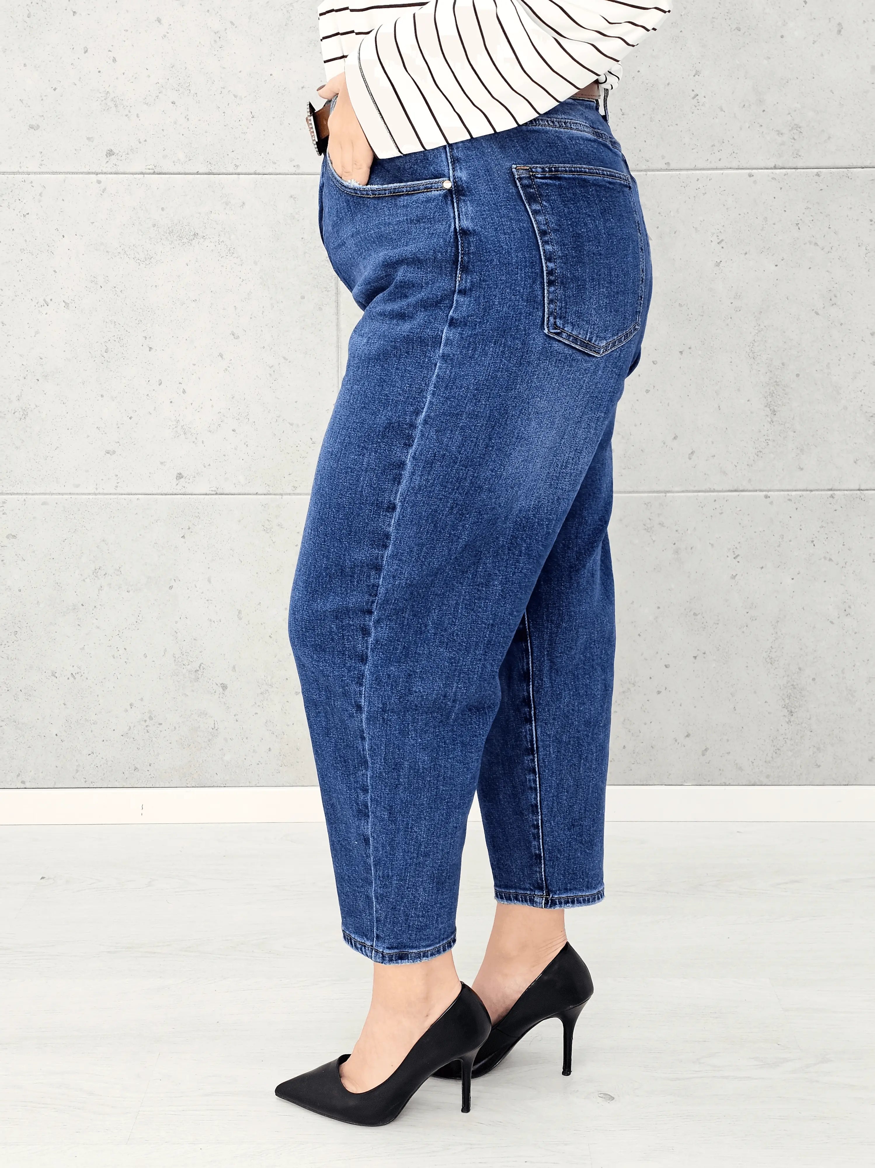 Spodnie jeansowe StylowaXL Mom Fit – klasyczne niebieskie jeansy plus size Stylowa XL