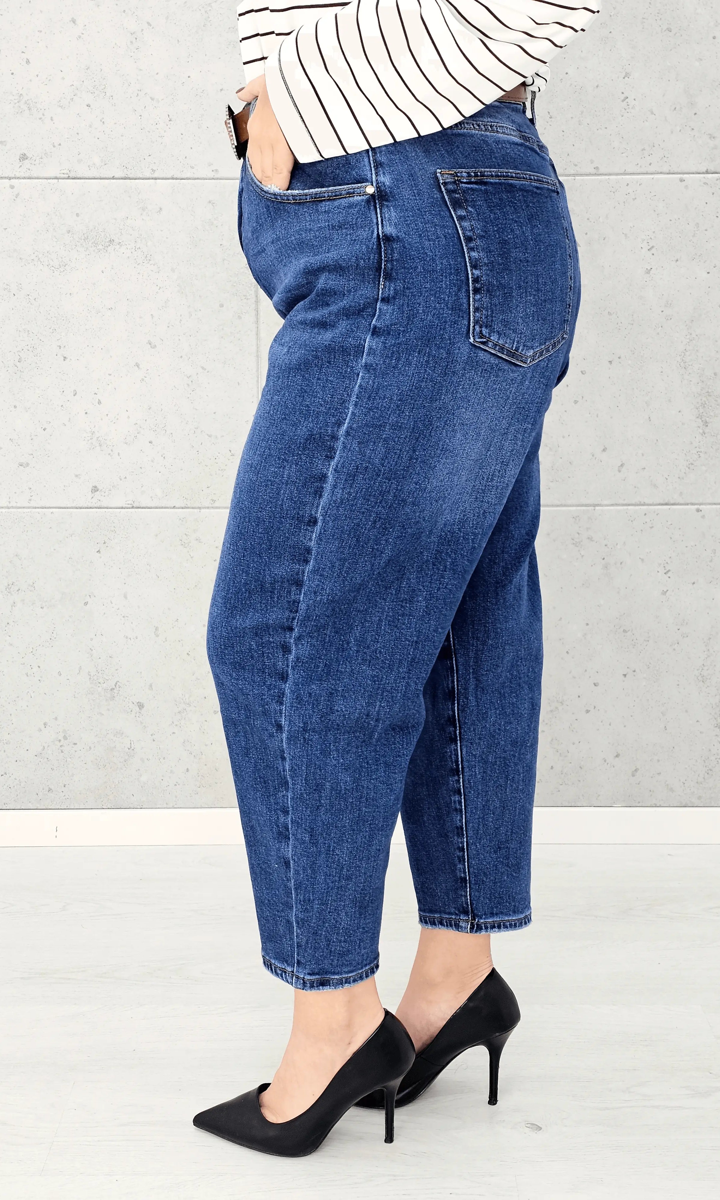 Spodnie jeansowe StylowaXL Mom Fit – klasyczne niebieskie jeansy plus size Stylowa XL