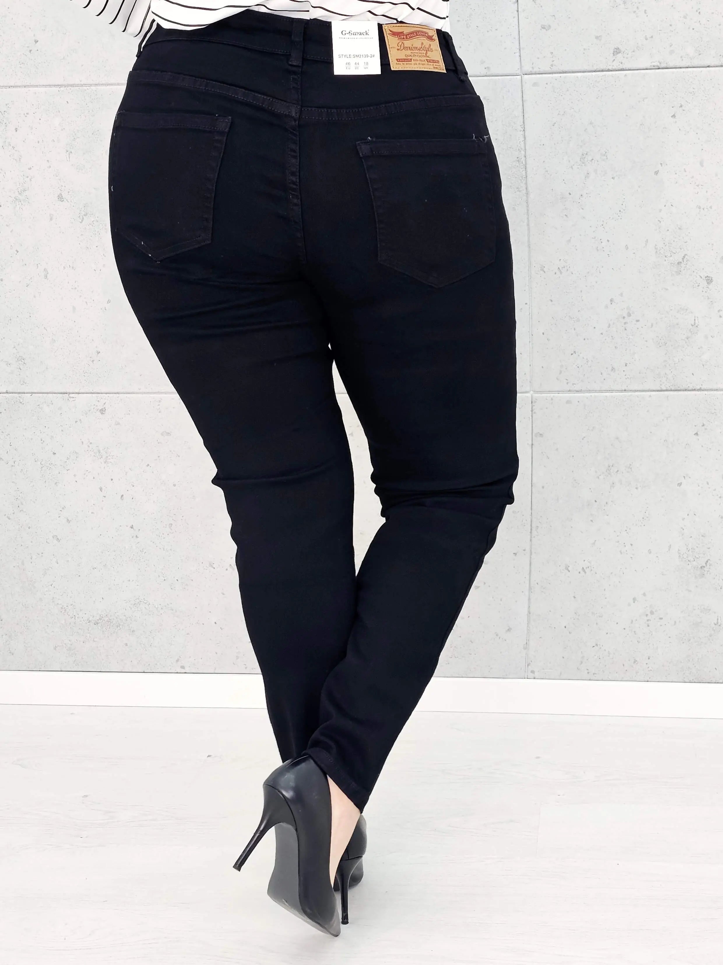Spodnie jeansowe StylowaXL Slim Fit Black – eleganckie czarne spodnie plus size Stylowa XL