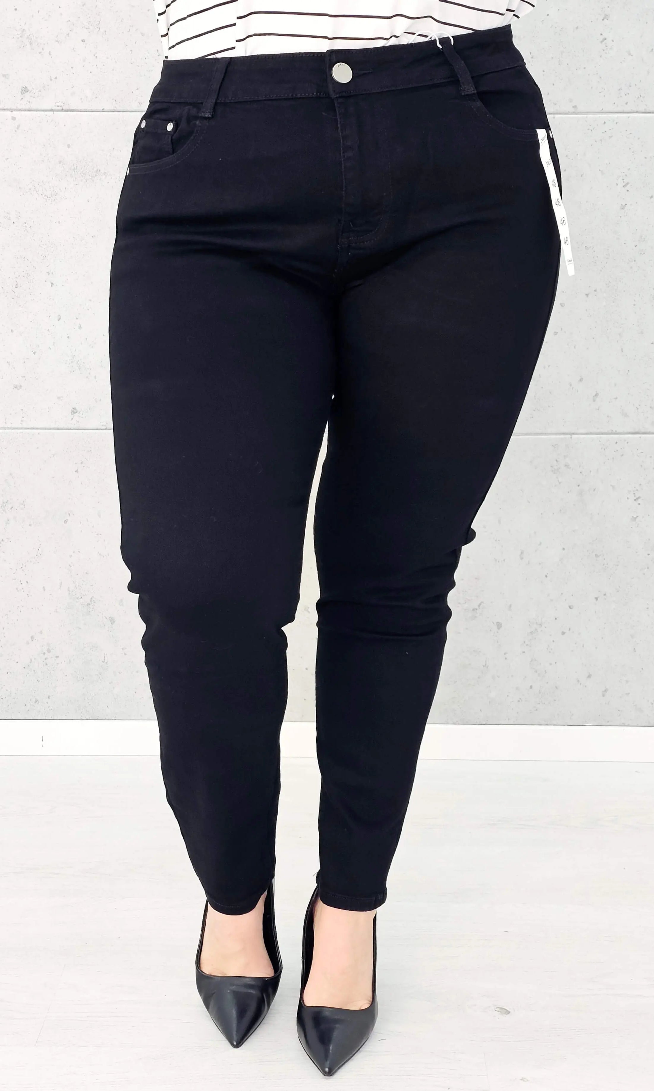 Spodnie jeansowe StylowaXL Slim Fit Black – eleganckie czarne spodnie plus size Stylowa XL