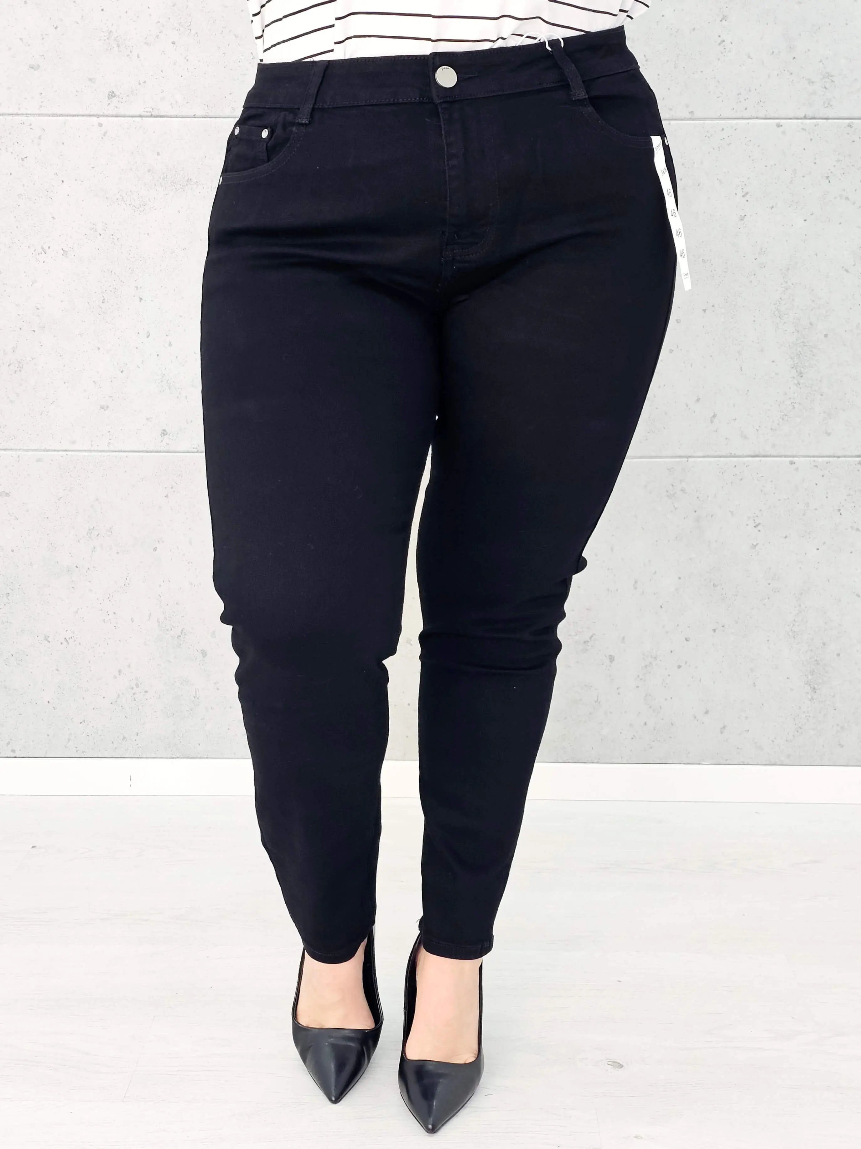 Spodnie jeansowe StylowaXL Slim Fit Black – eleganckie czarne spodnie plus size Stylowa XL