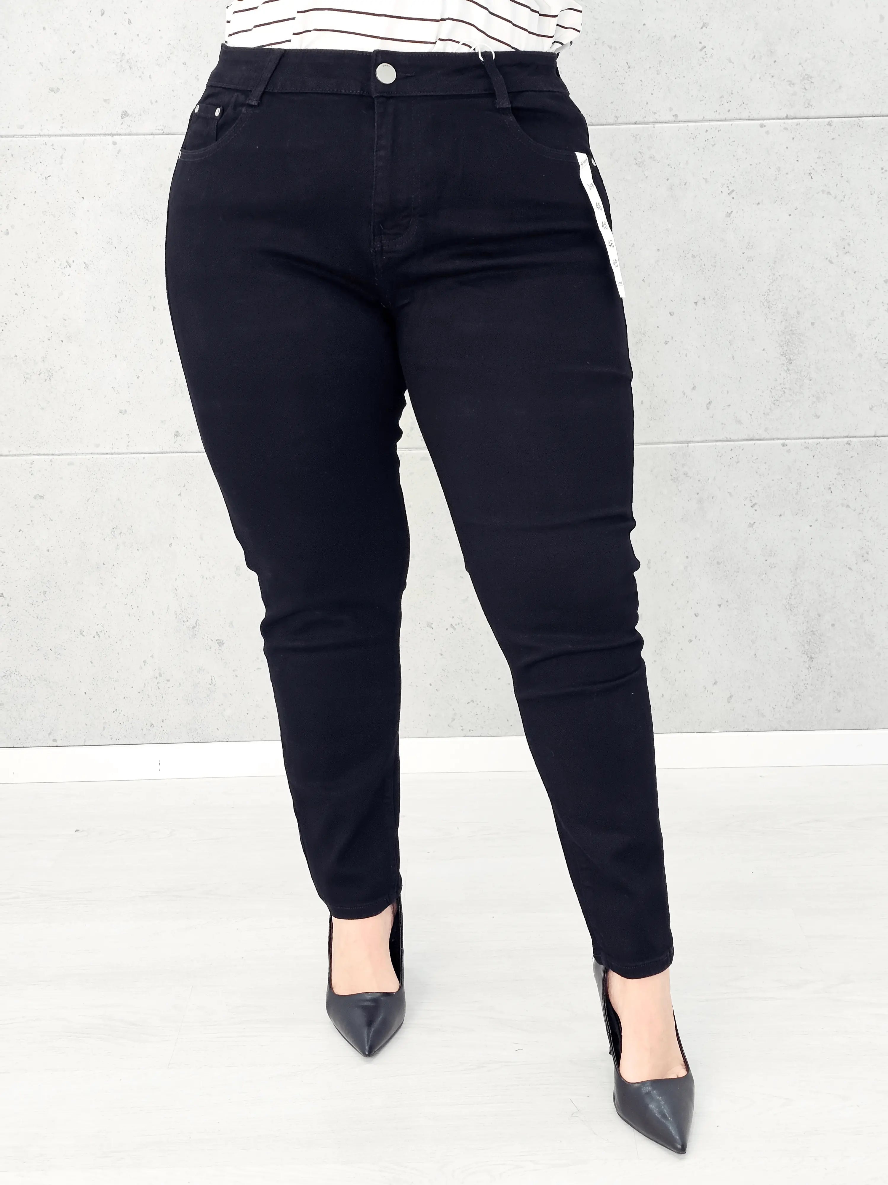 Spodnie jeansowe StylowaXL Slim Fit Black – eleganckie czarne spodnie plus size Stylowa XL