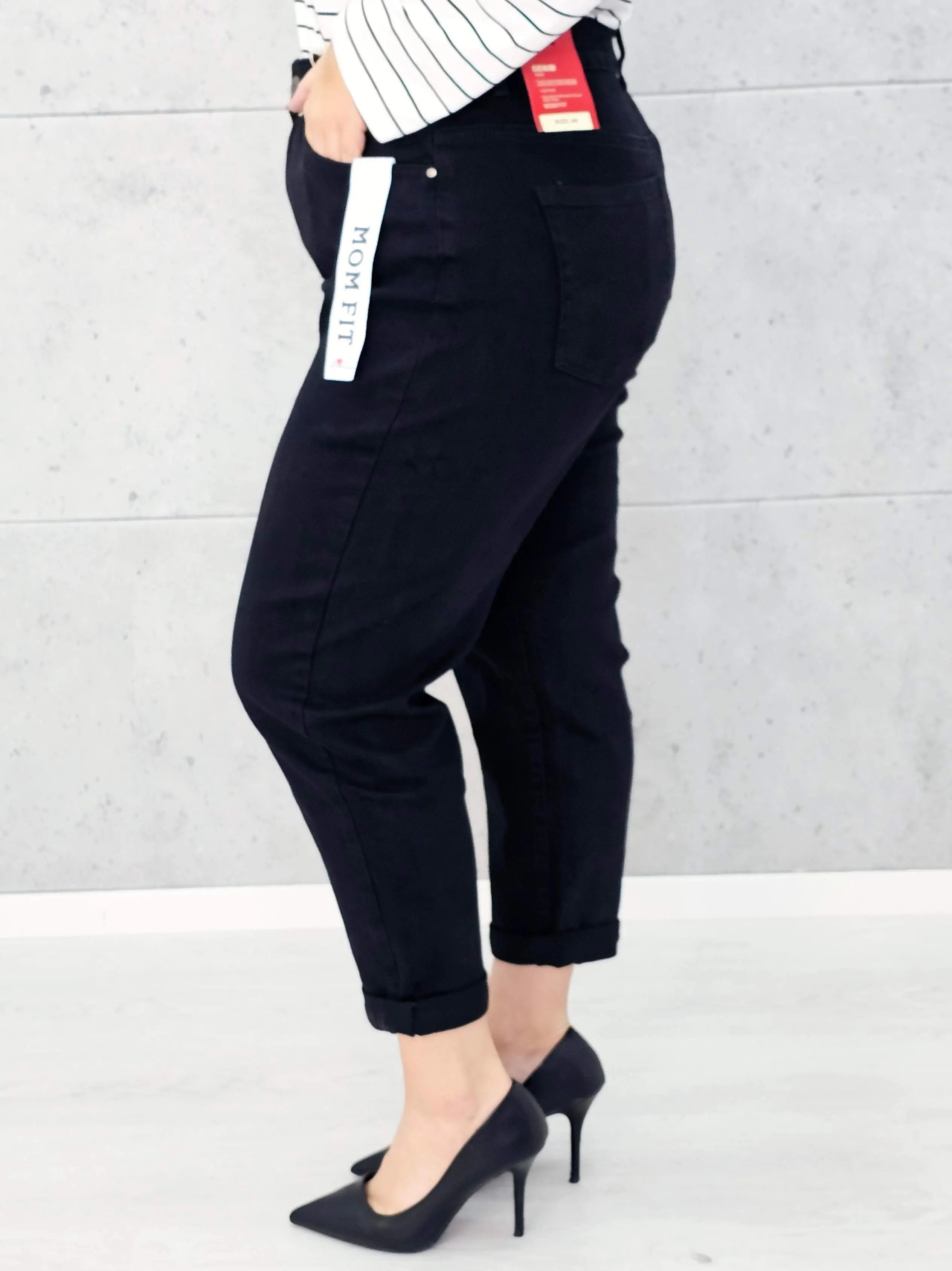 Spodnie jeansowe StylowaXL Straight Fit Black – klasyczne czarne spodnie plus size Stylowa XL